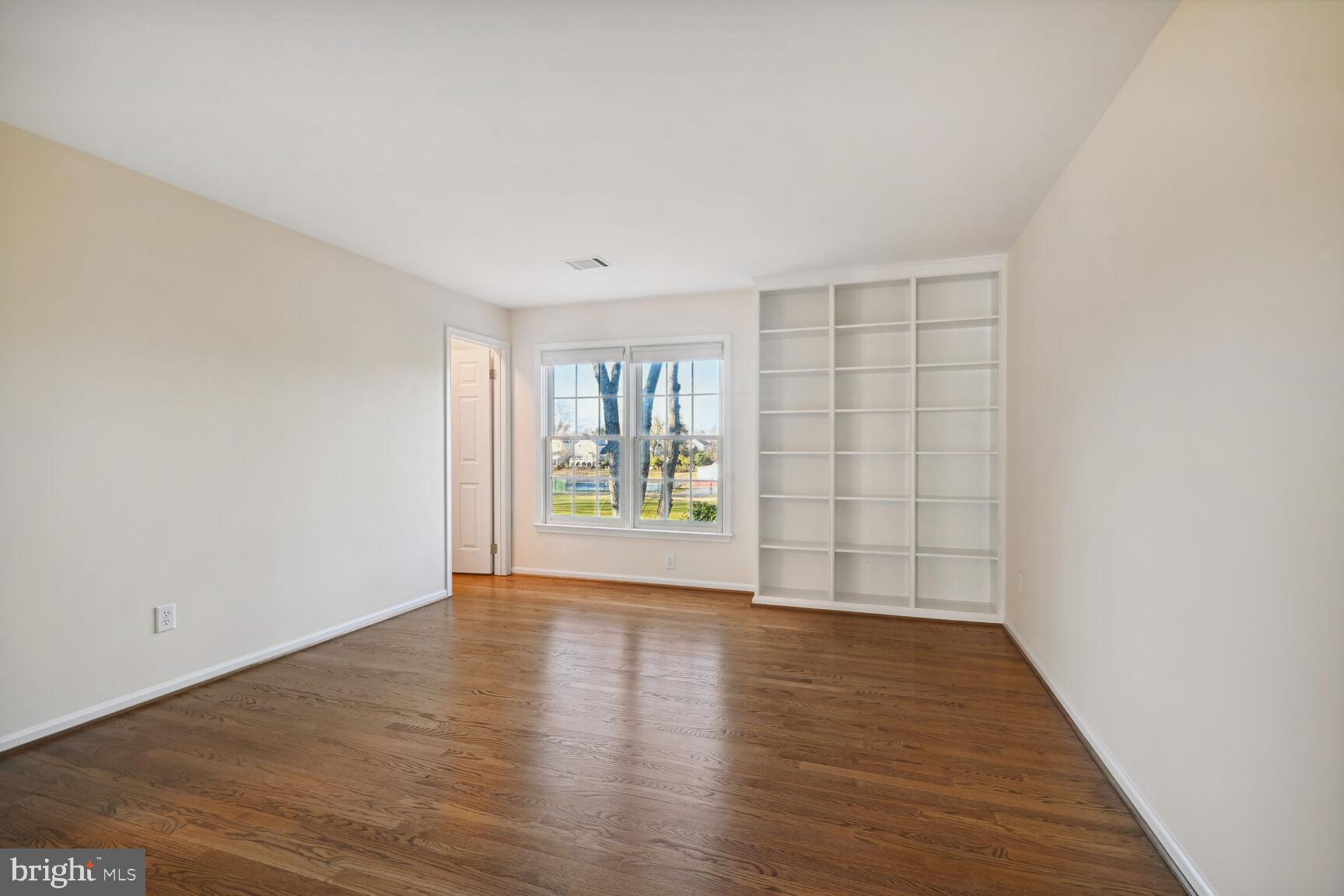 AYRLAWN - Residential