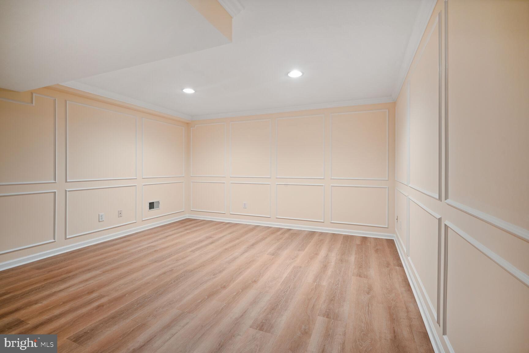 AYRLAWN - Residential