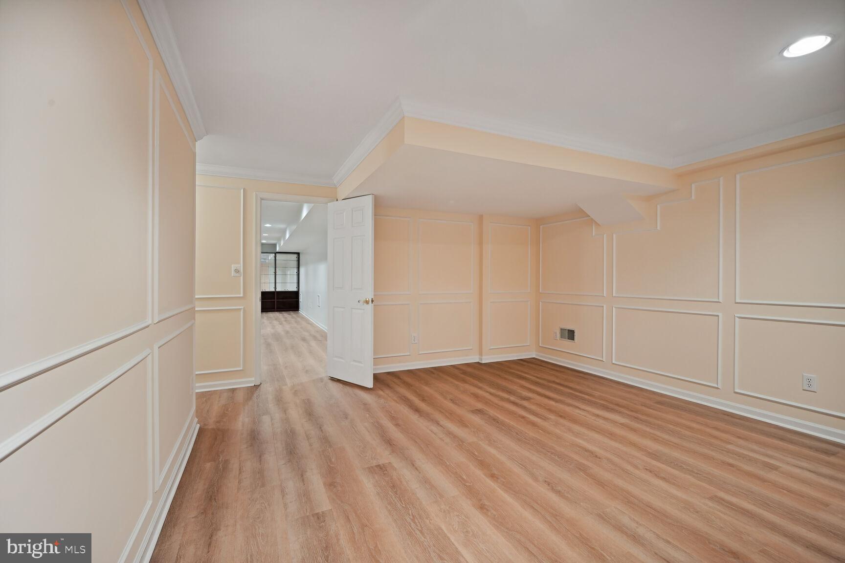 AYRLAWN - Residential