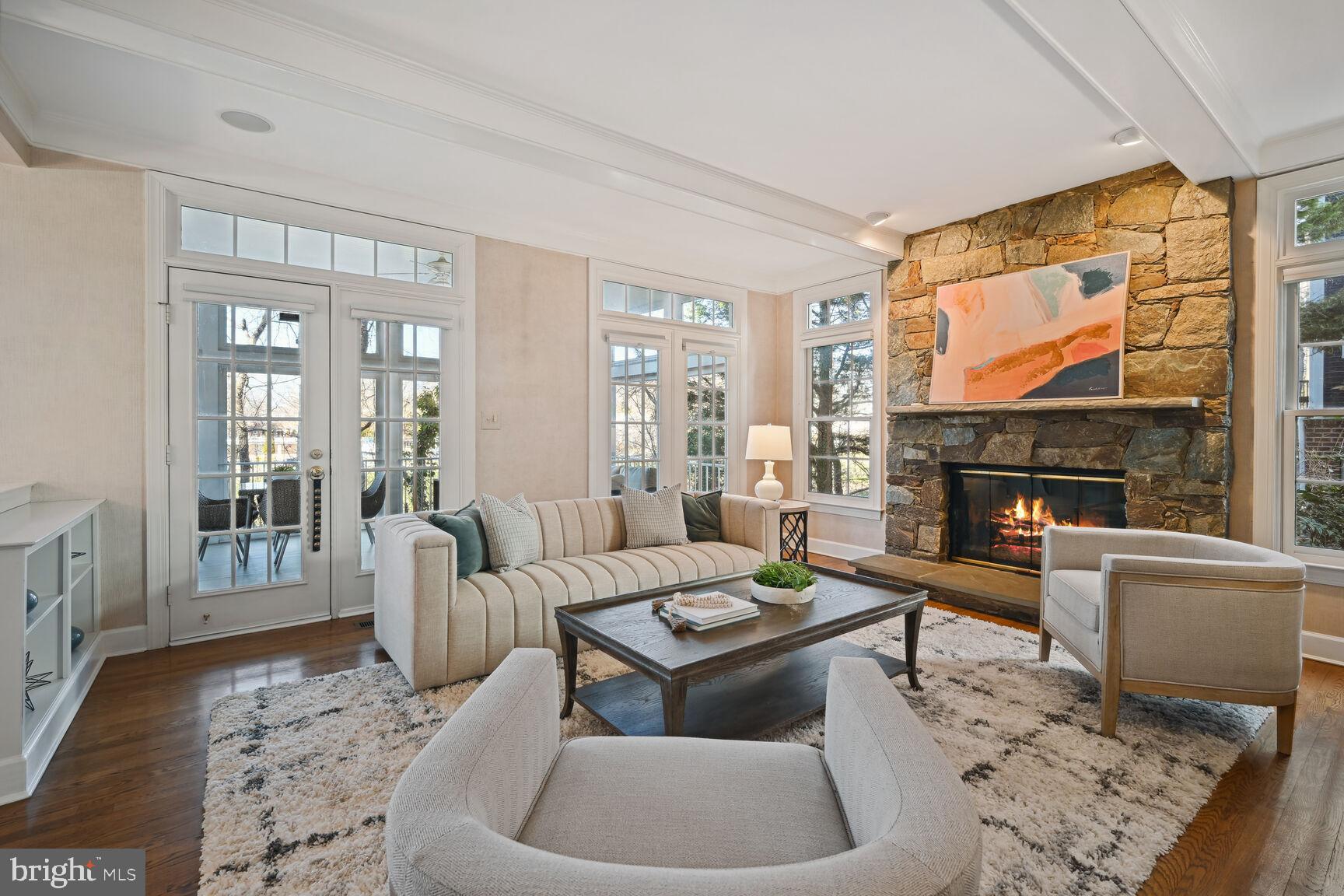 AYRLAWN - Residential