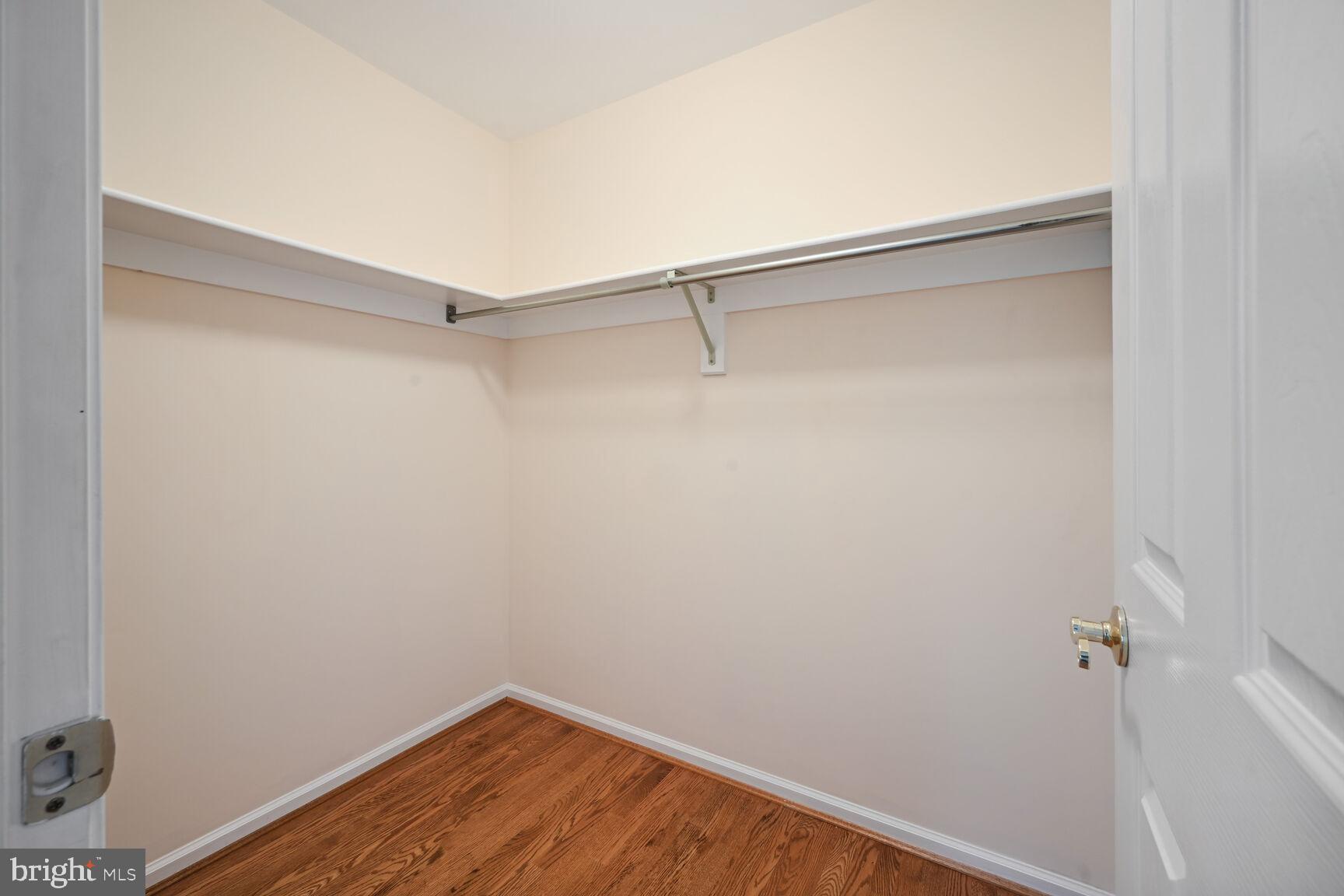 AYRLAWN - Residential