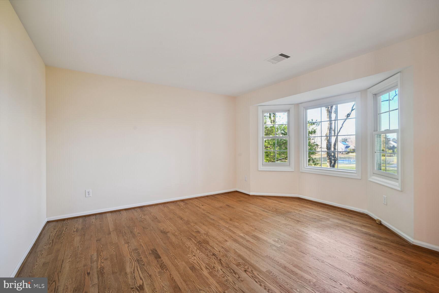 AYRLAWN - Residential