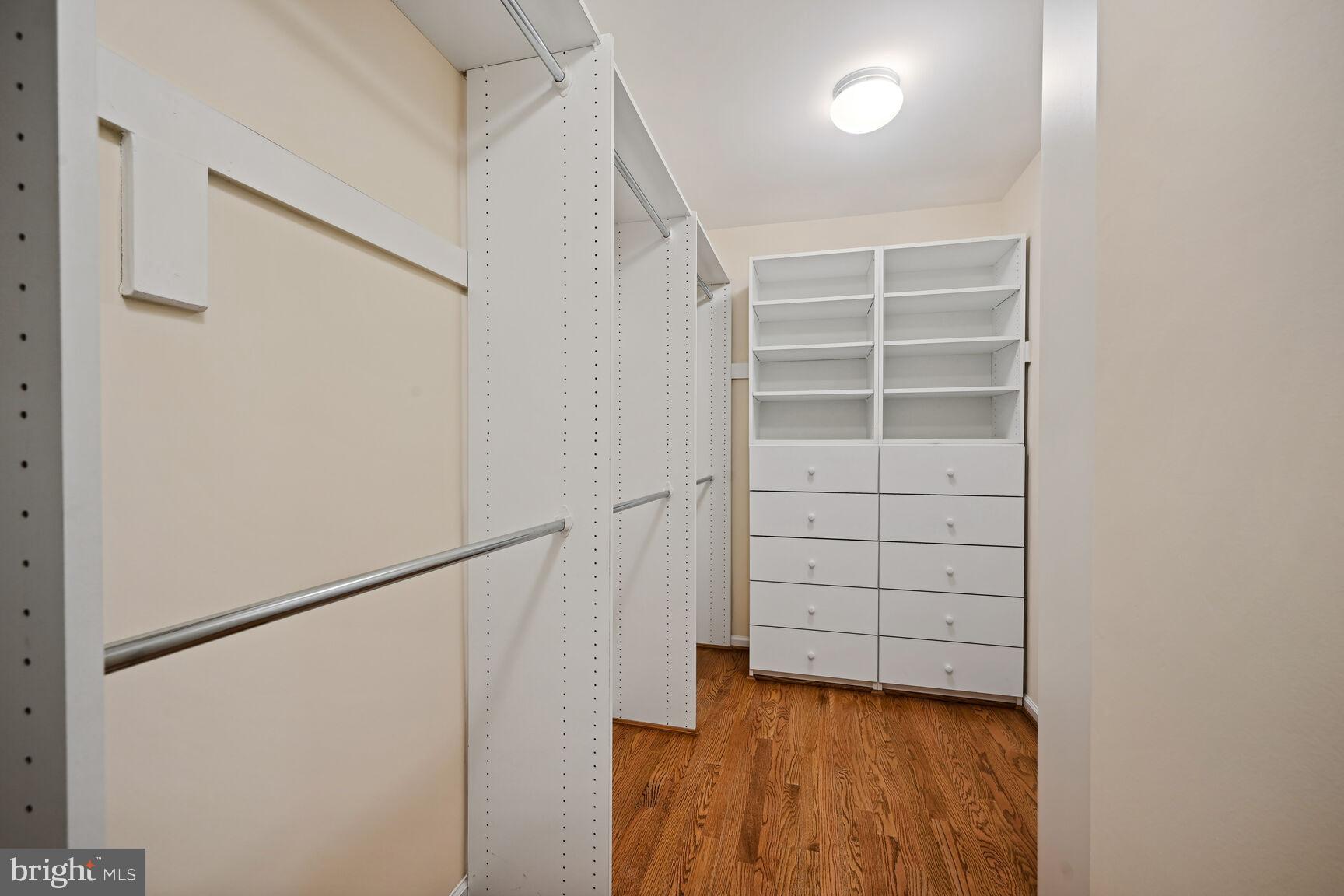 AYRLAWN - Residential