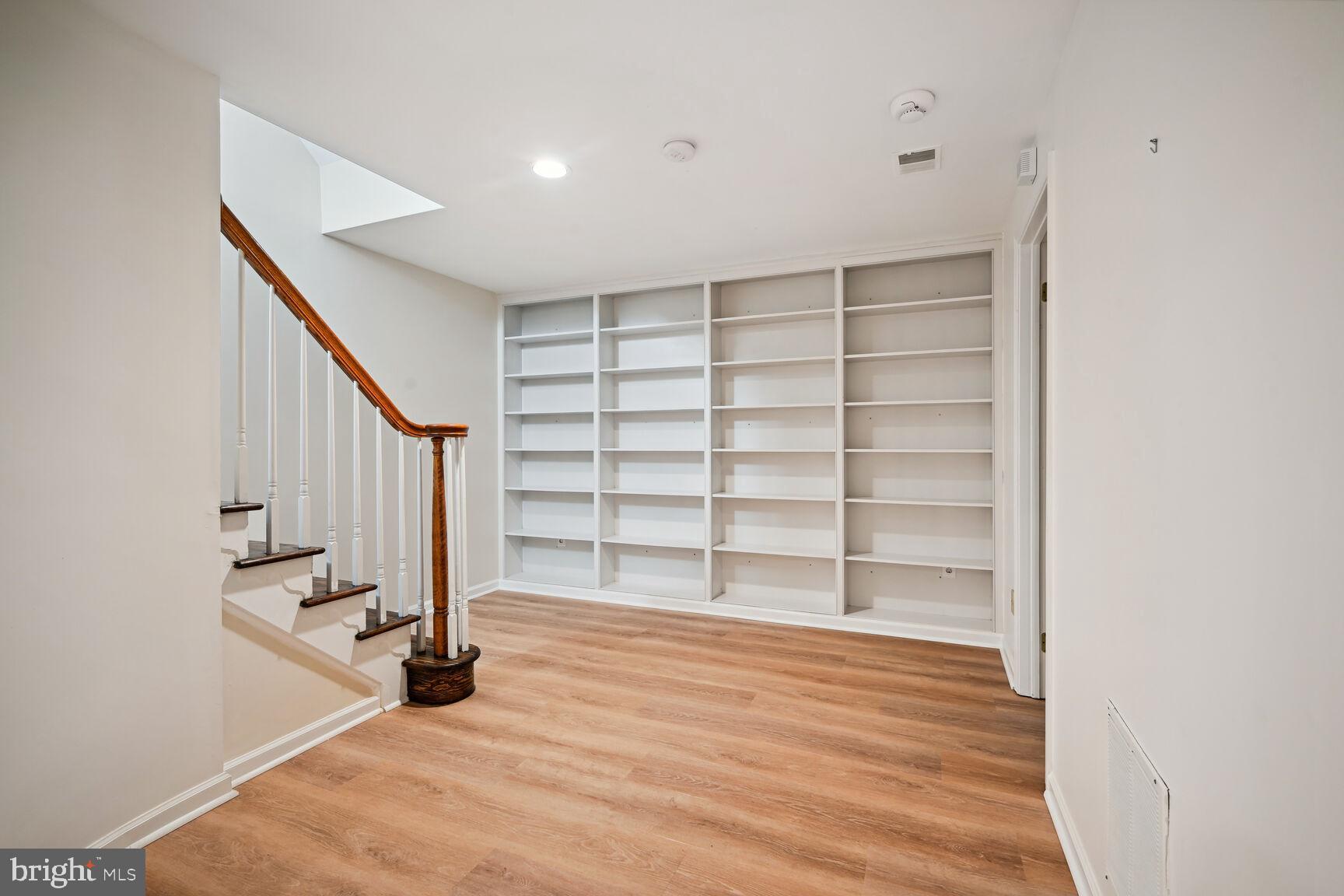 AYRLAWN - Residential