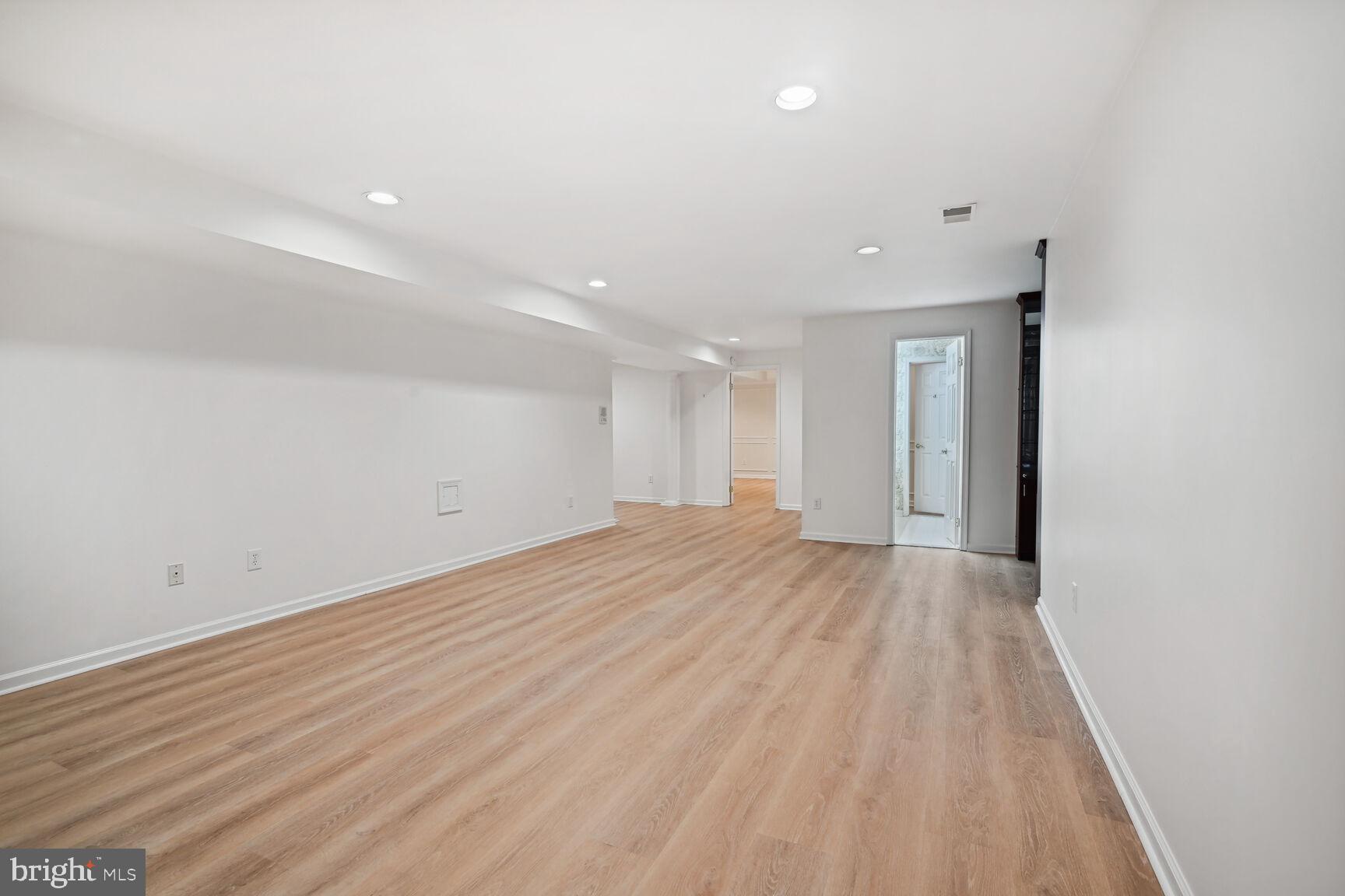 AYRLAWN - Residential