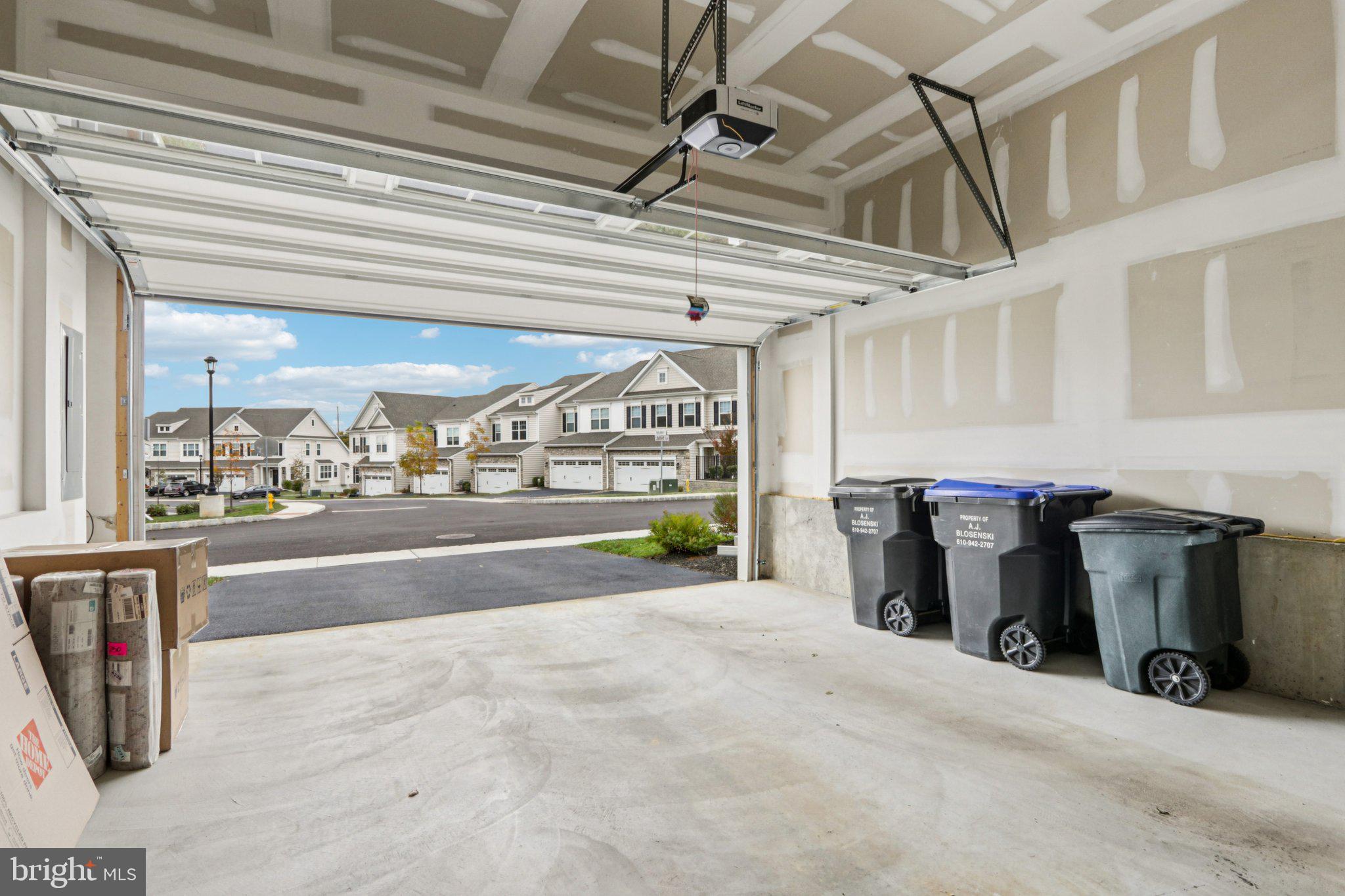 WILLISTOWN POINT - Residential