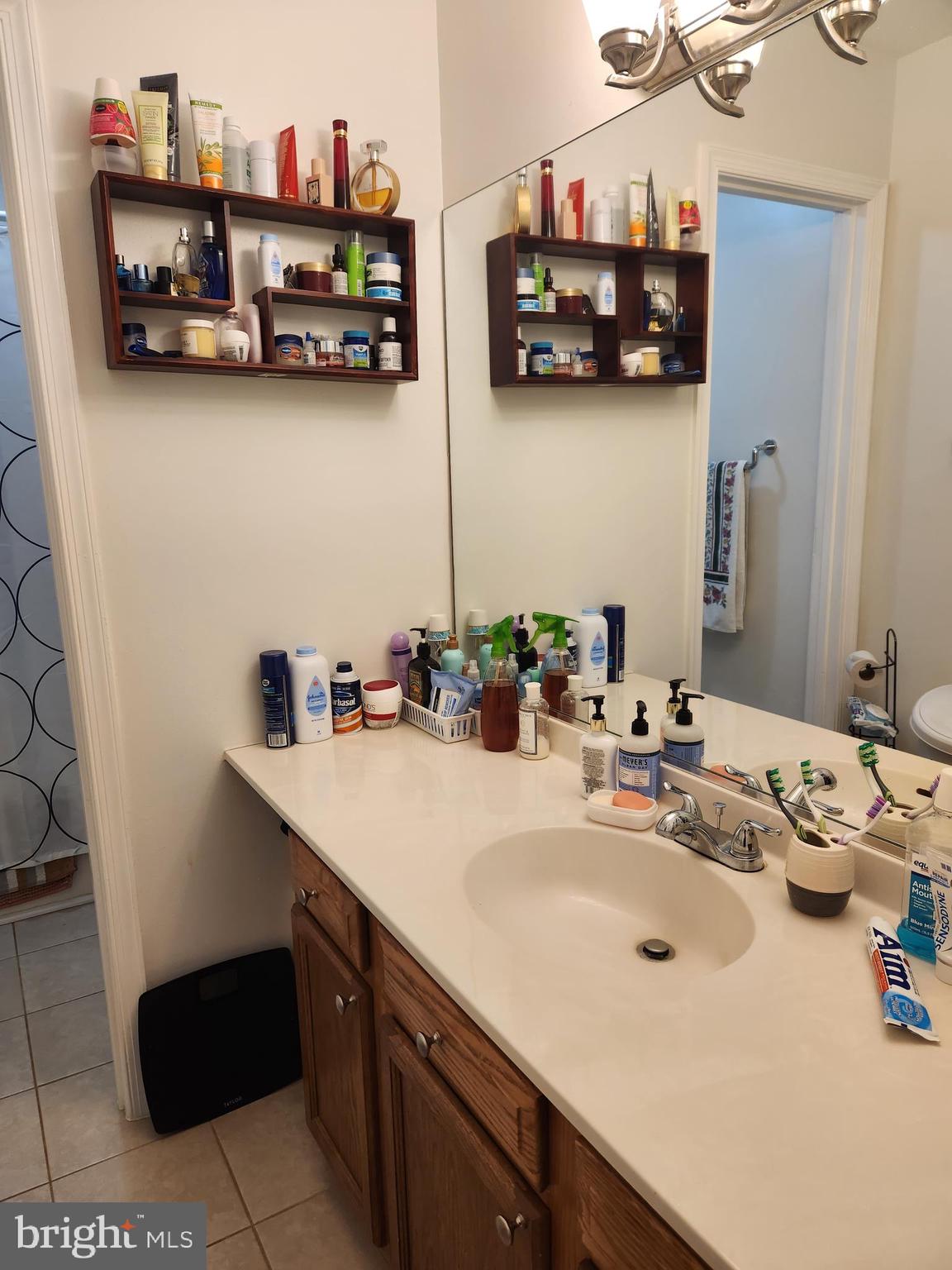 MEADFIELD - Residential Lease