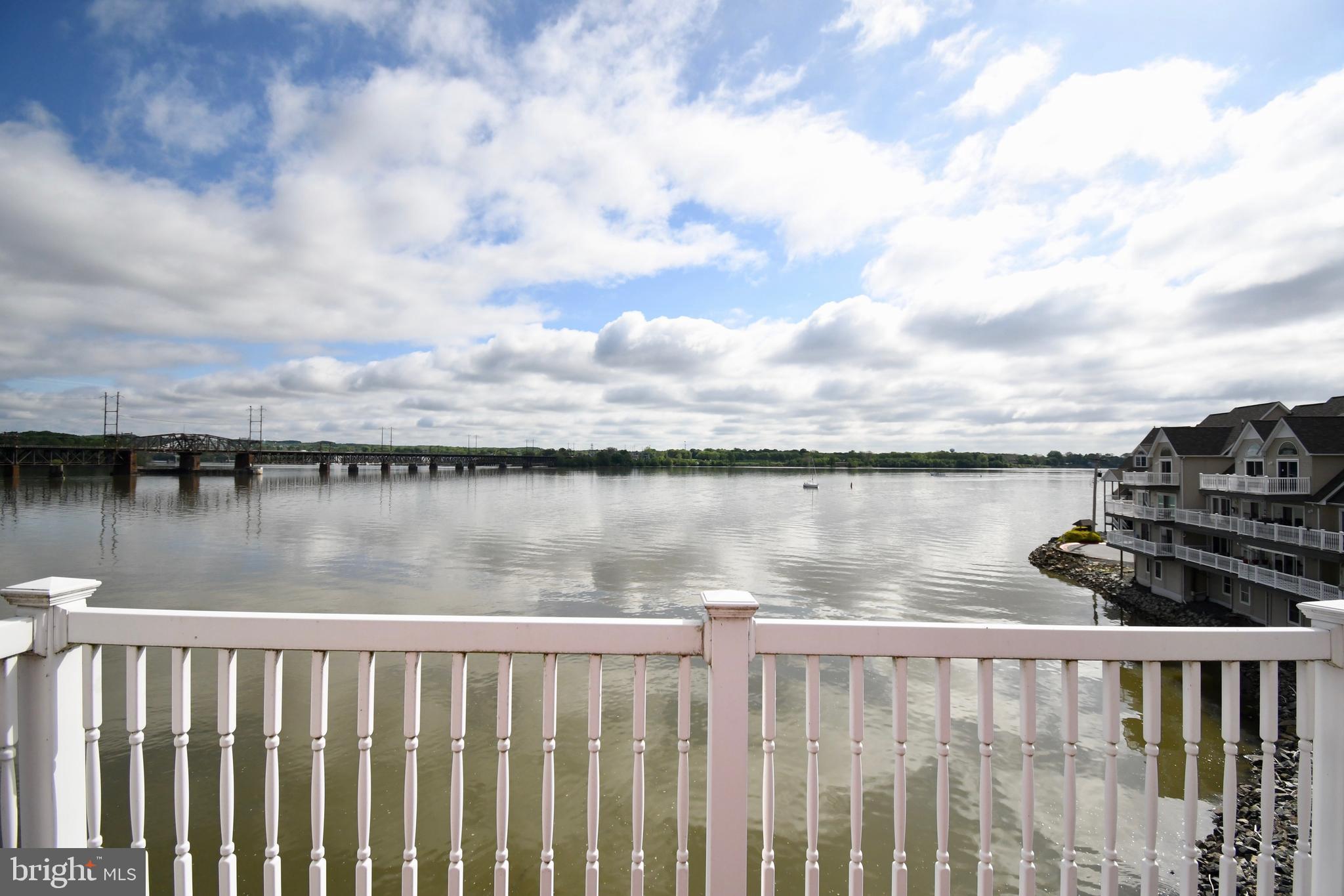 SENECA POINTE - Residential