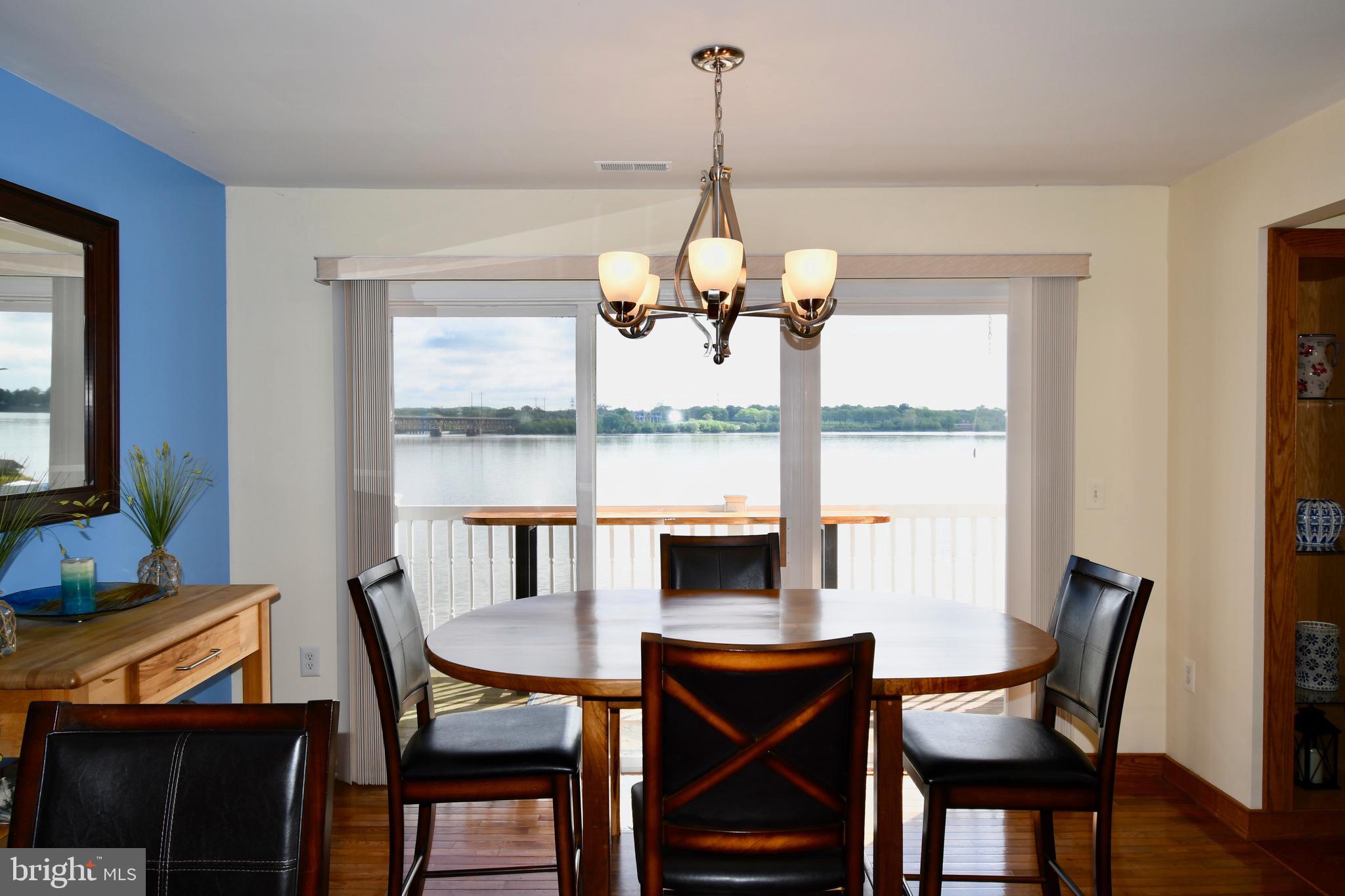 SENECA POINTE - Residential