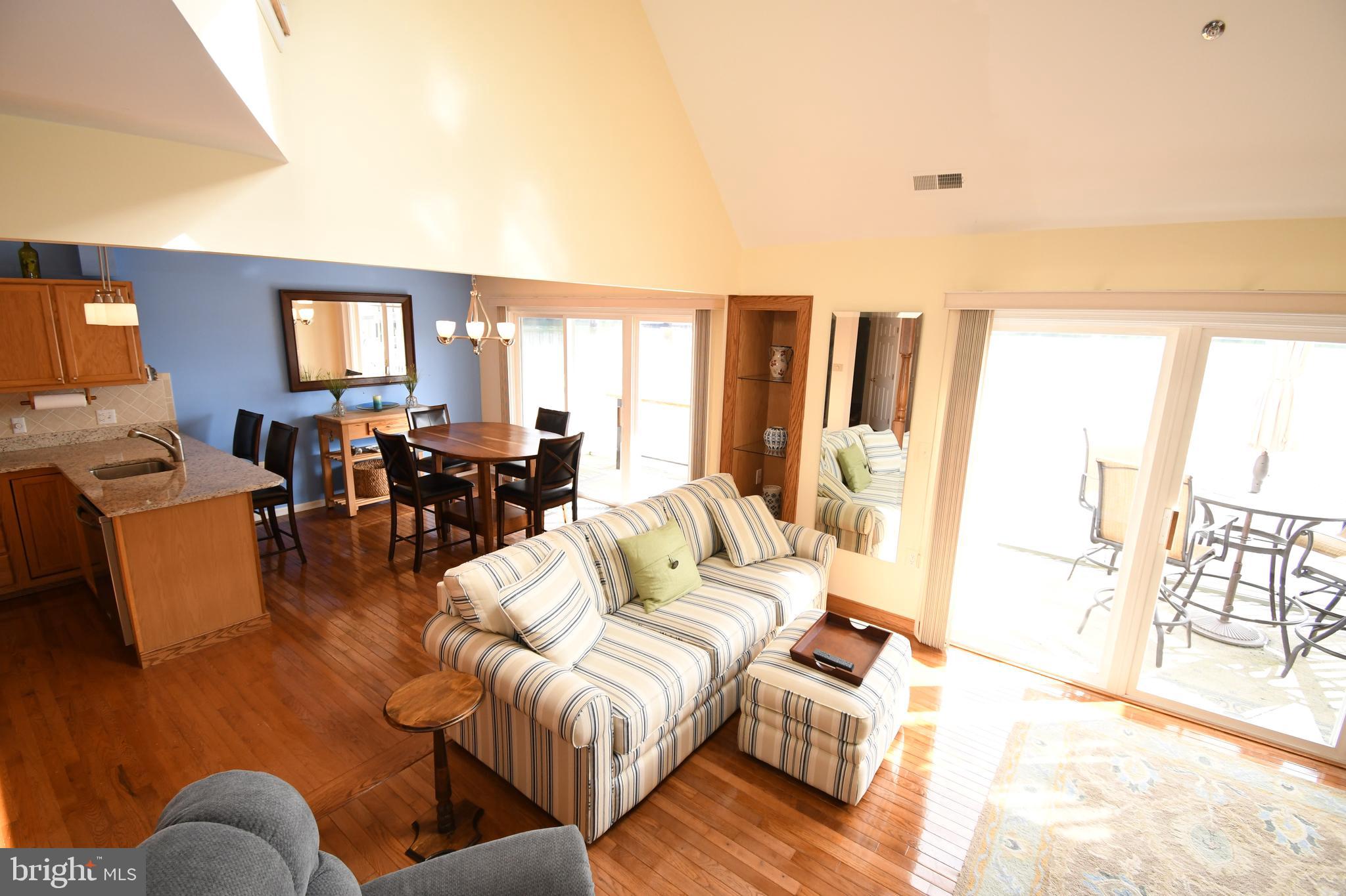 SENECA POINTE - Residential