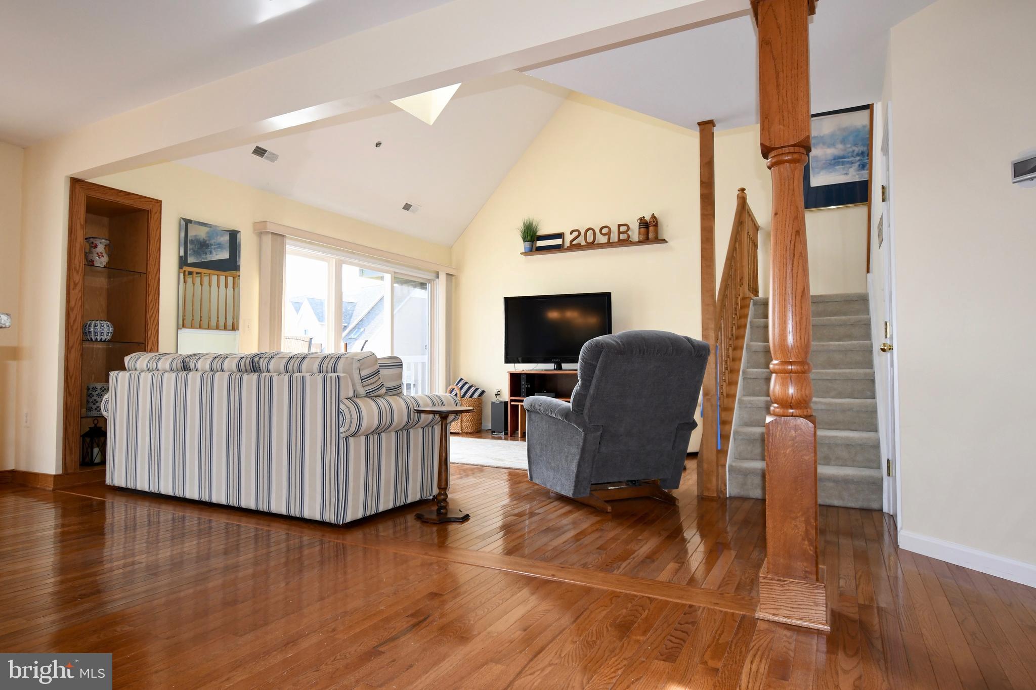 SENECA POINTE - Residential