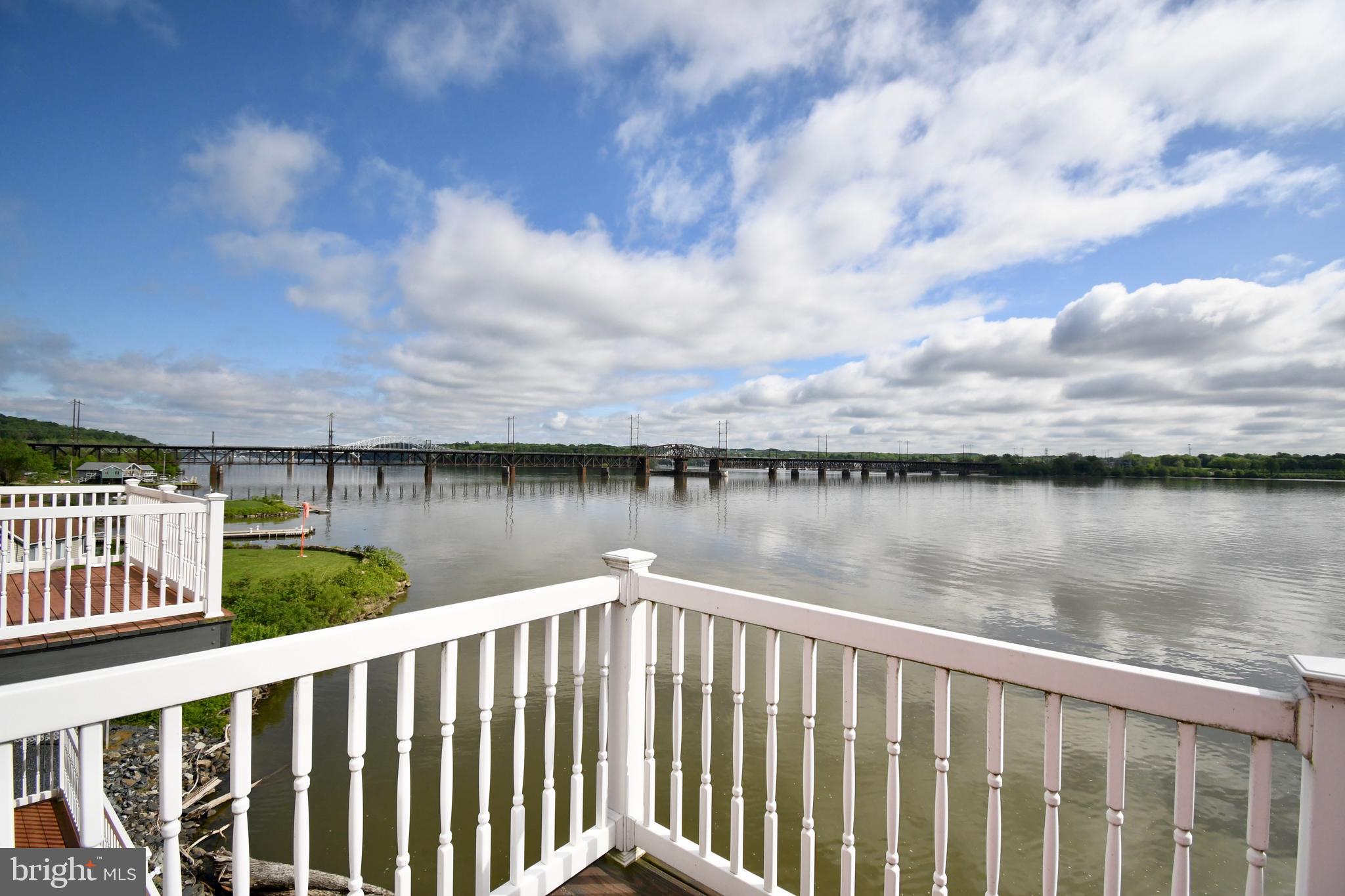 SENECA POINTE - Residential