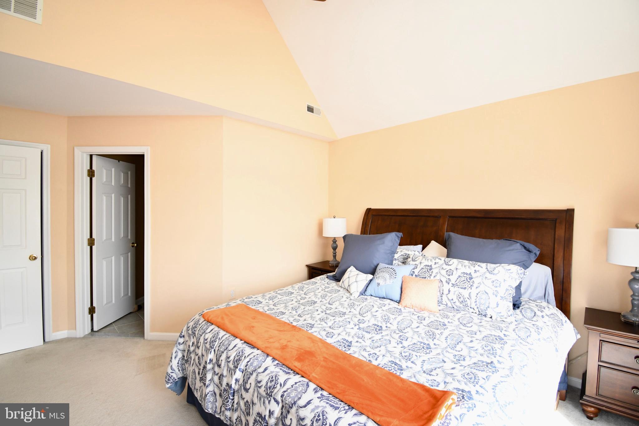 SENECA POINTE - Residential