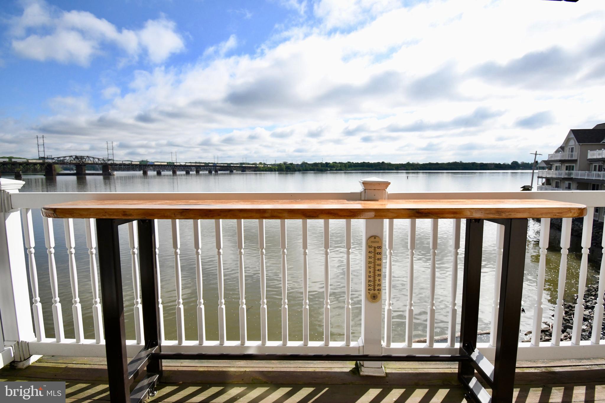 SENECA POINTE - Residential
