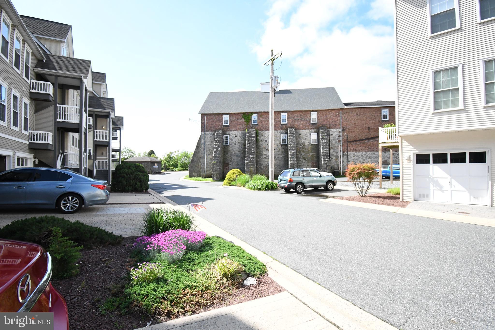 SENECA POINTE - Residential
