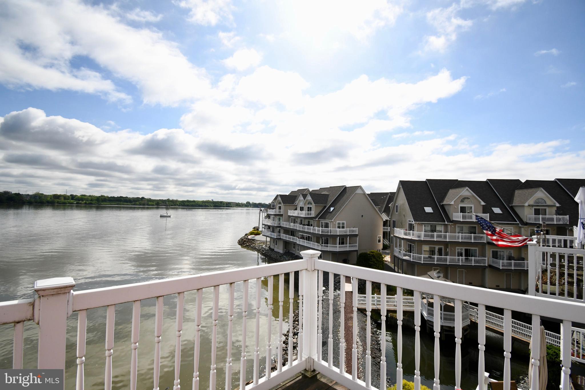 SENECA POINTE - Residential