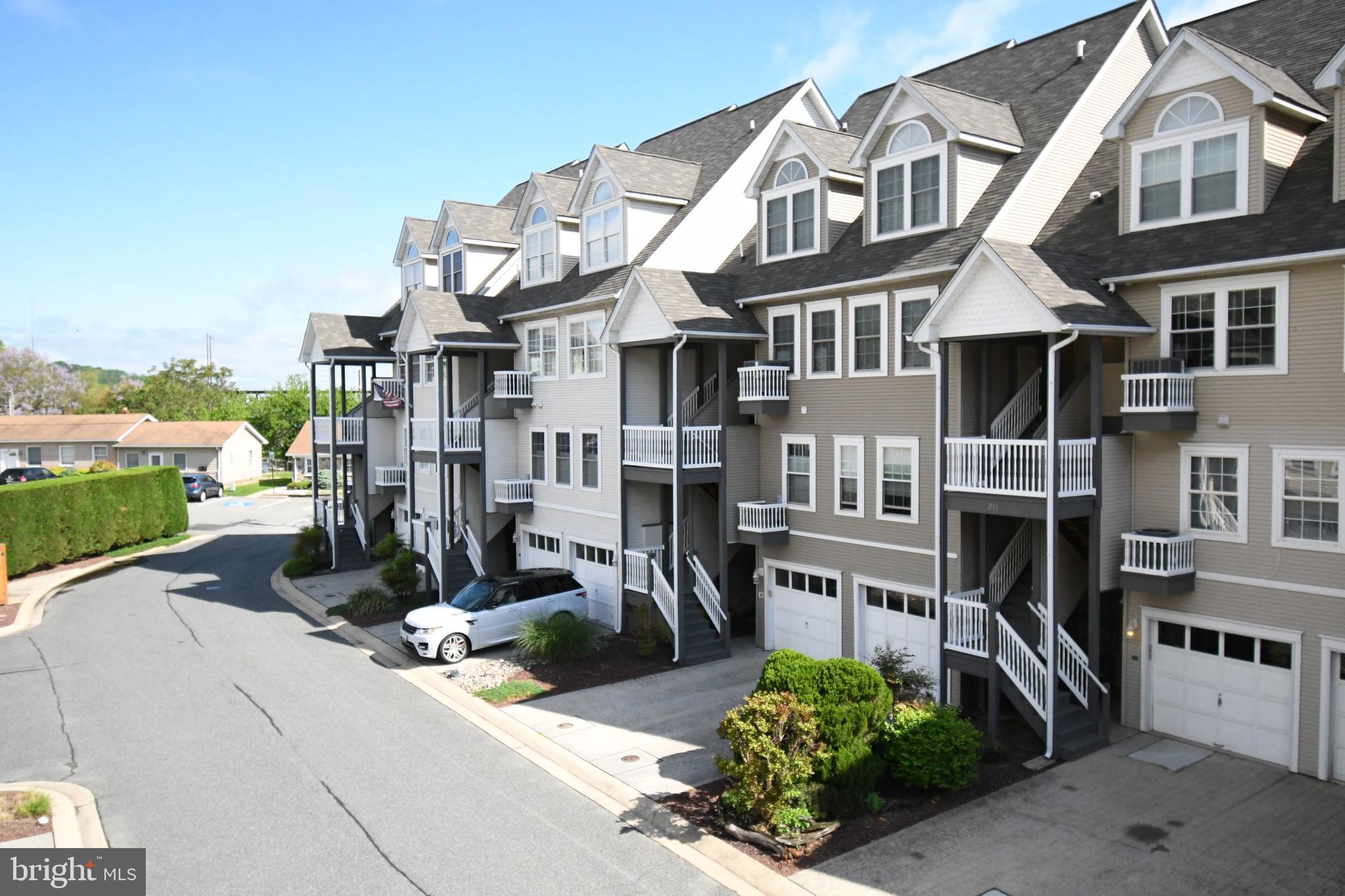 SENECA POINTE - Residential