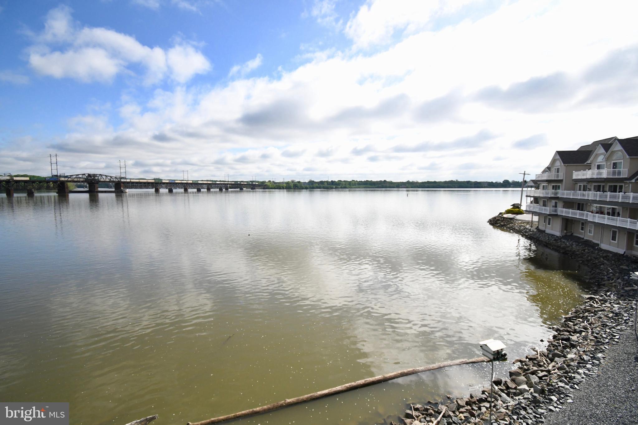 SENECA POINTE - Residential