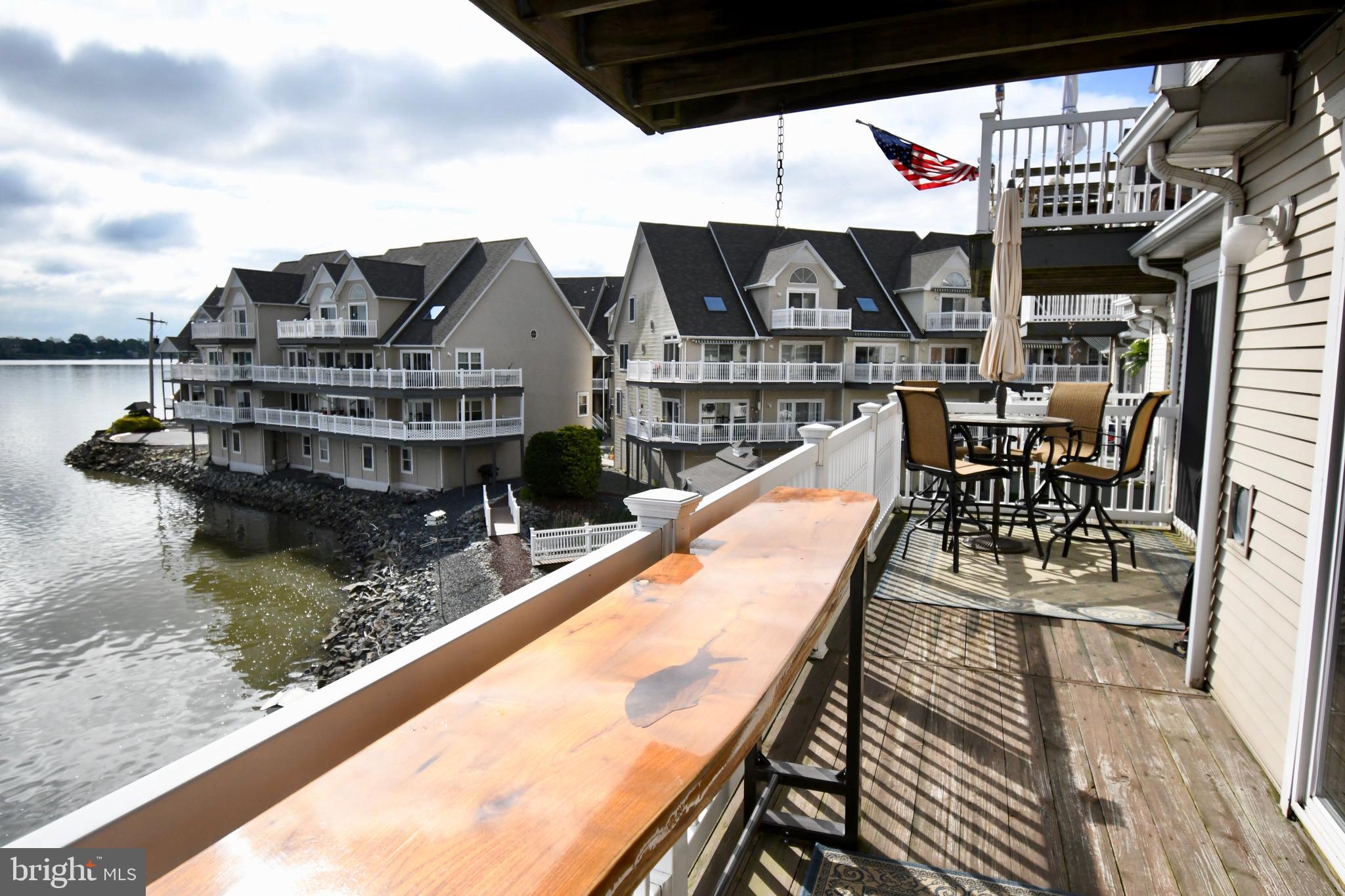 SENECA POINTE - Residential