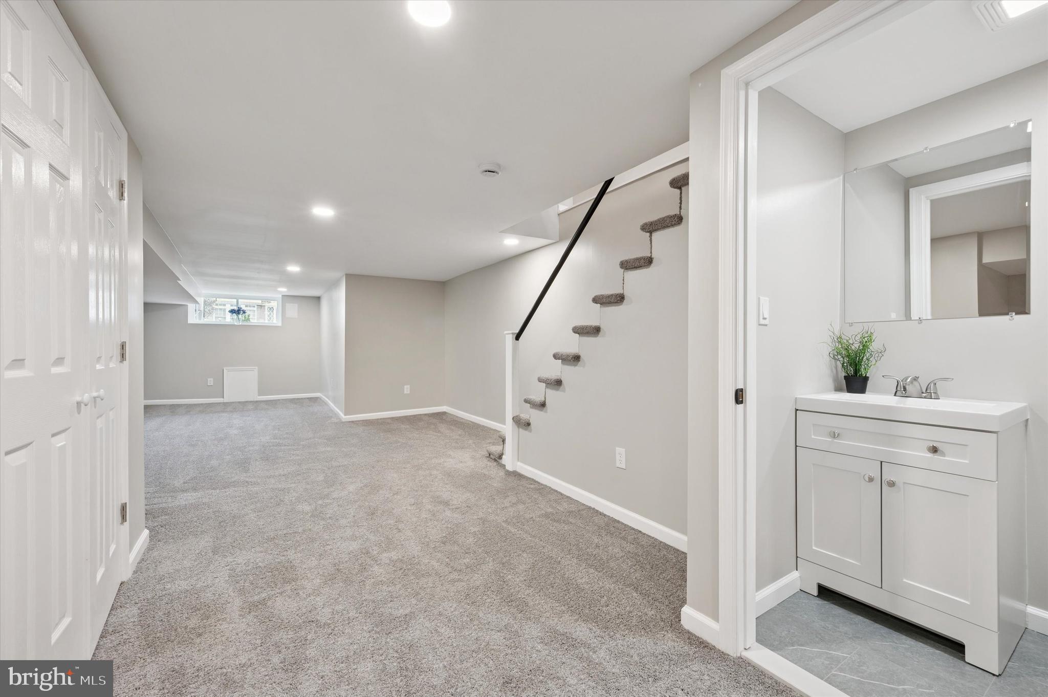 WEST OAK LANE - Residential