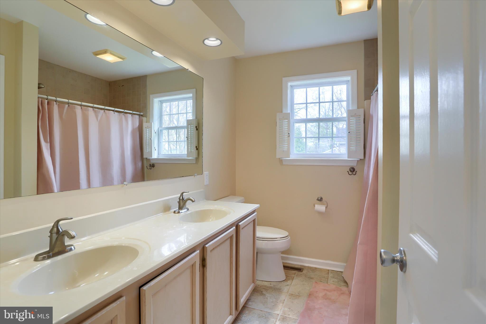 DARLINGTON VILLAGE - Residential