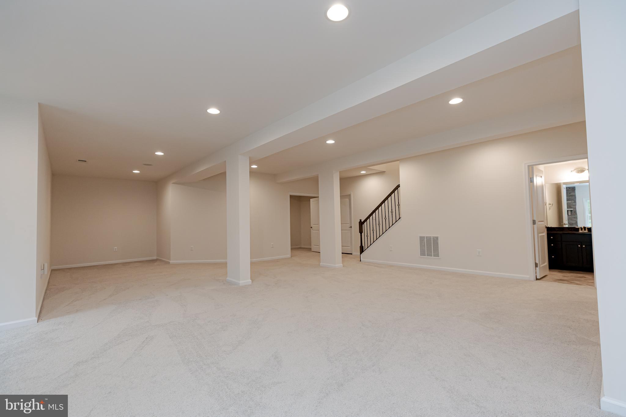 HAMPTON RESERVE - Residential