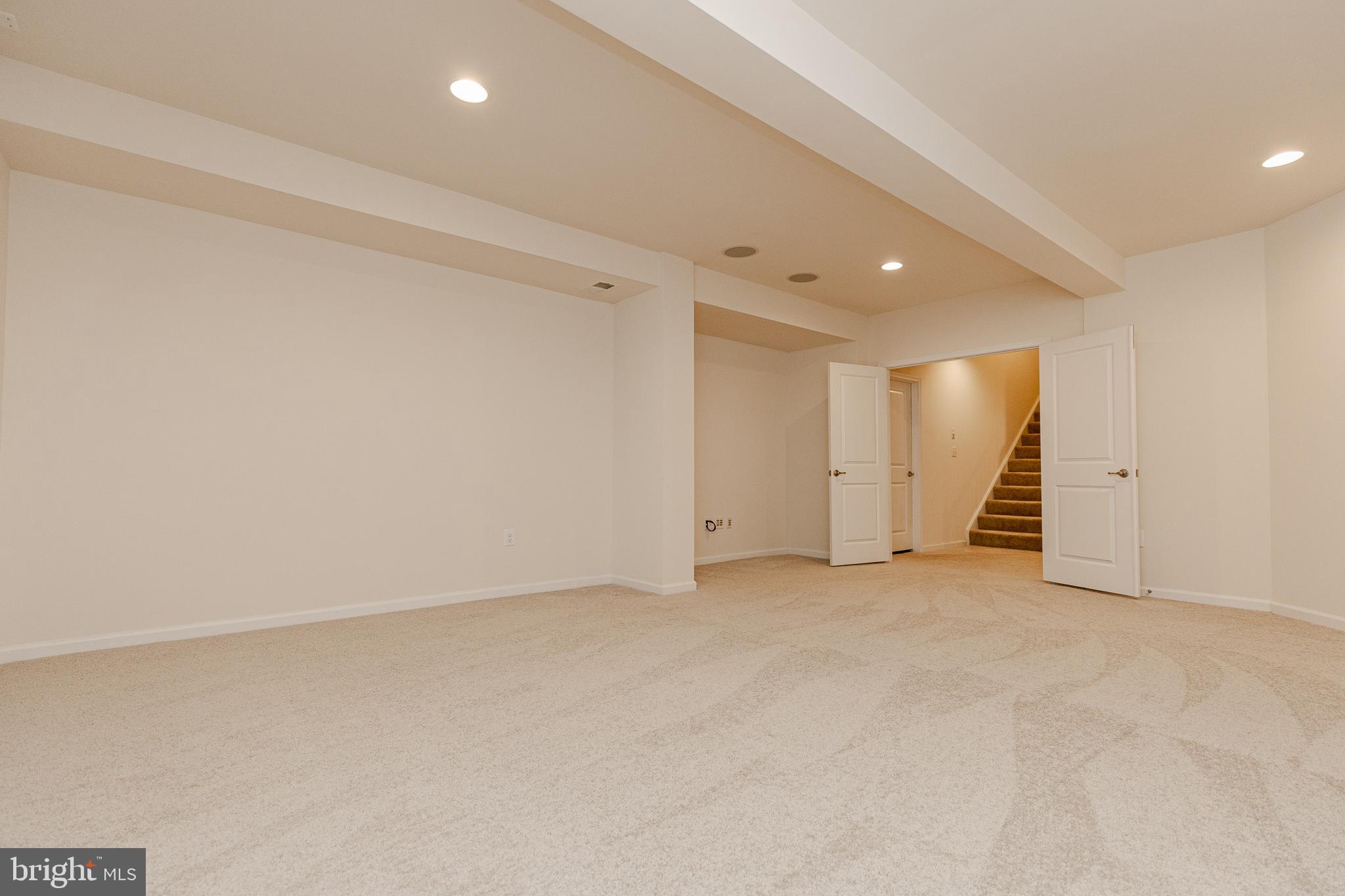 HAMPTON RESERVE - Residential