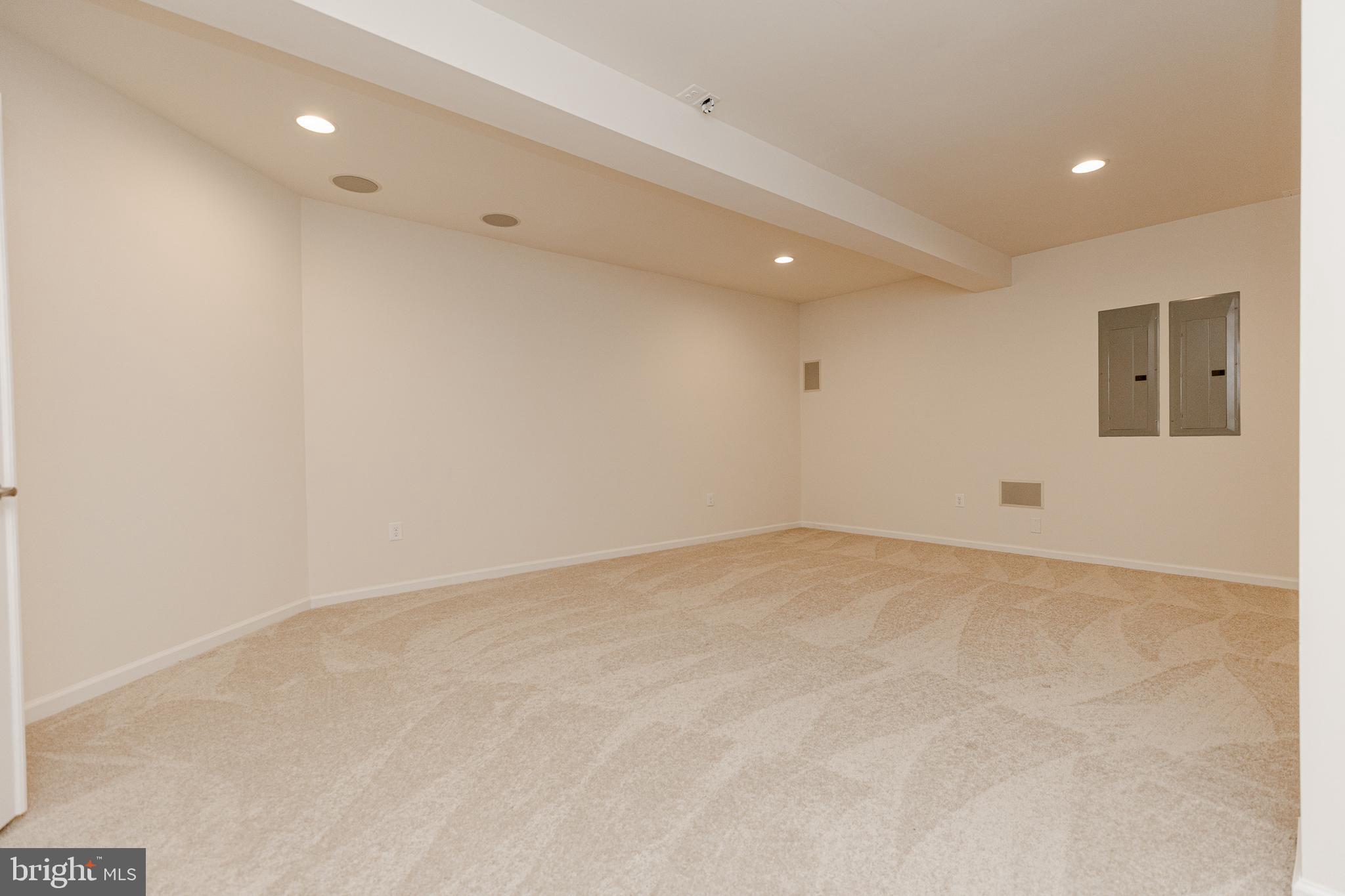 HAMPTON RESERVE - Residential