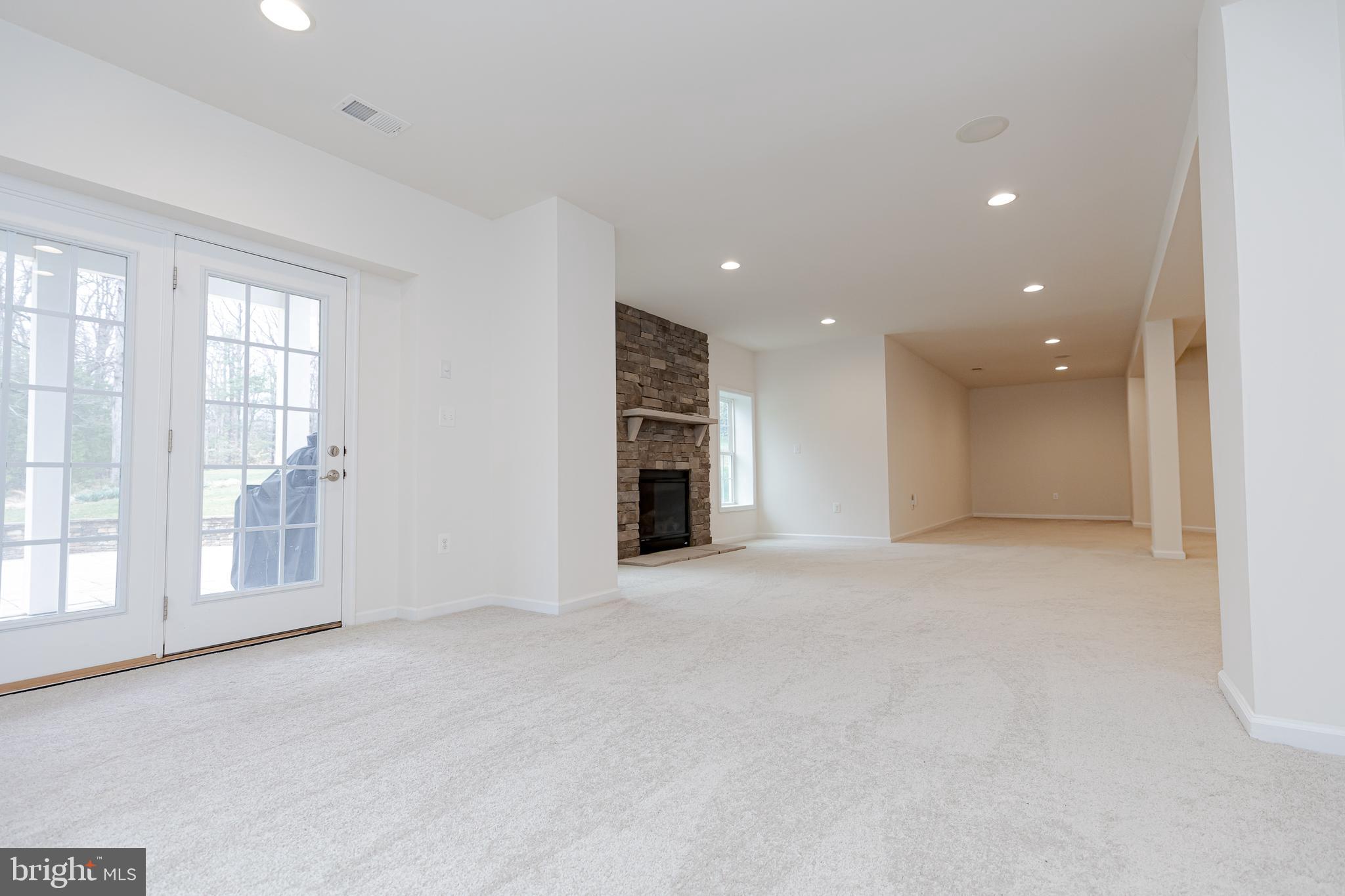 HAMPTON RESERVE - Residential