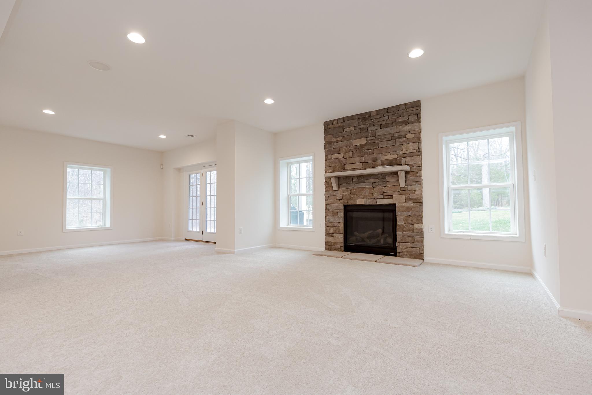 HAMPTON RESERVE - Residential