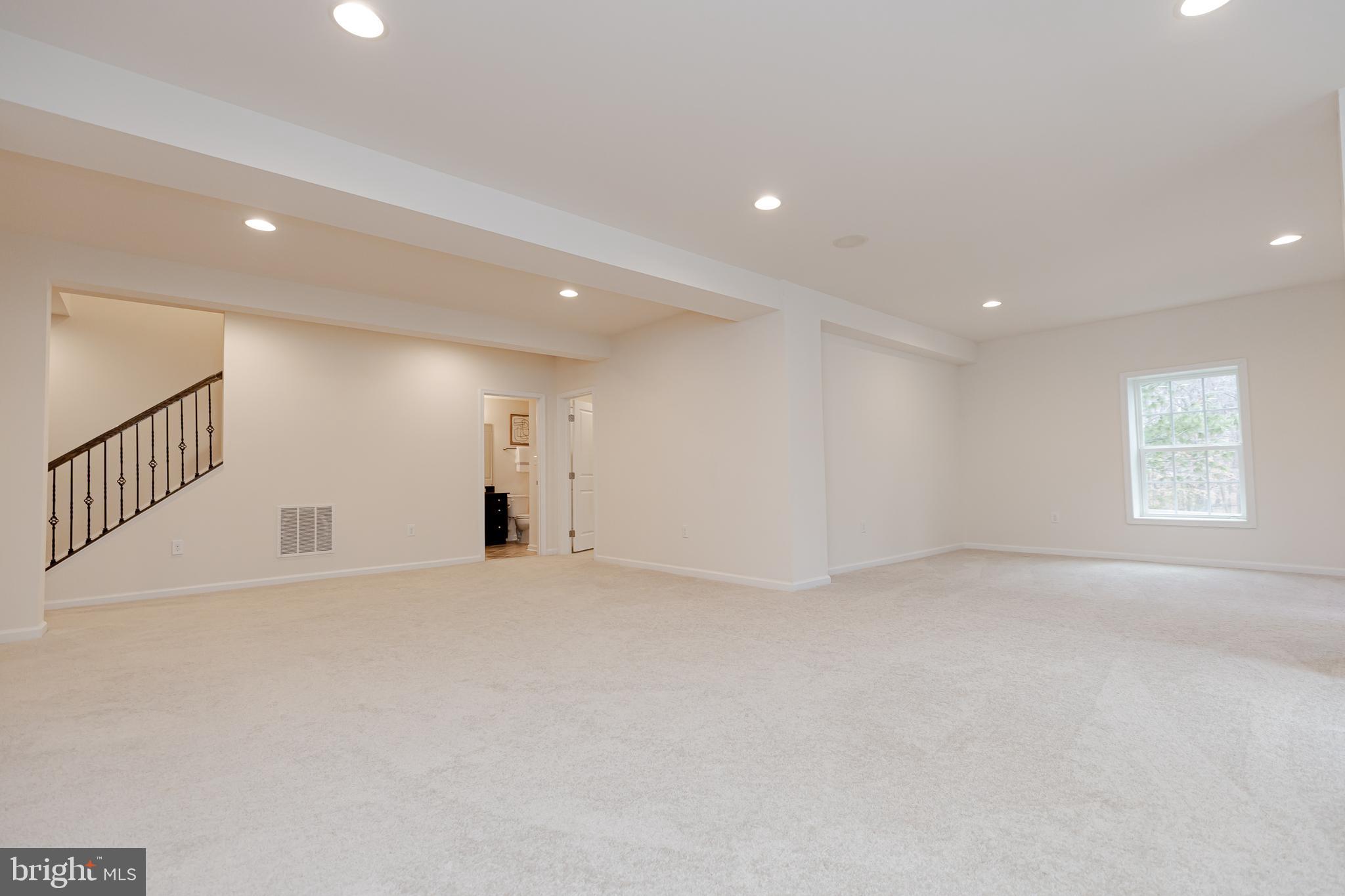 HAMPTON RESERVE - Residential