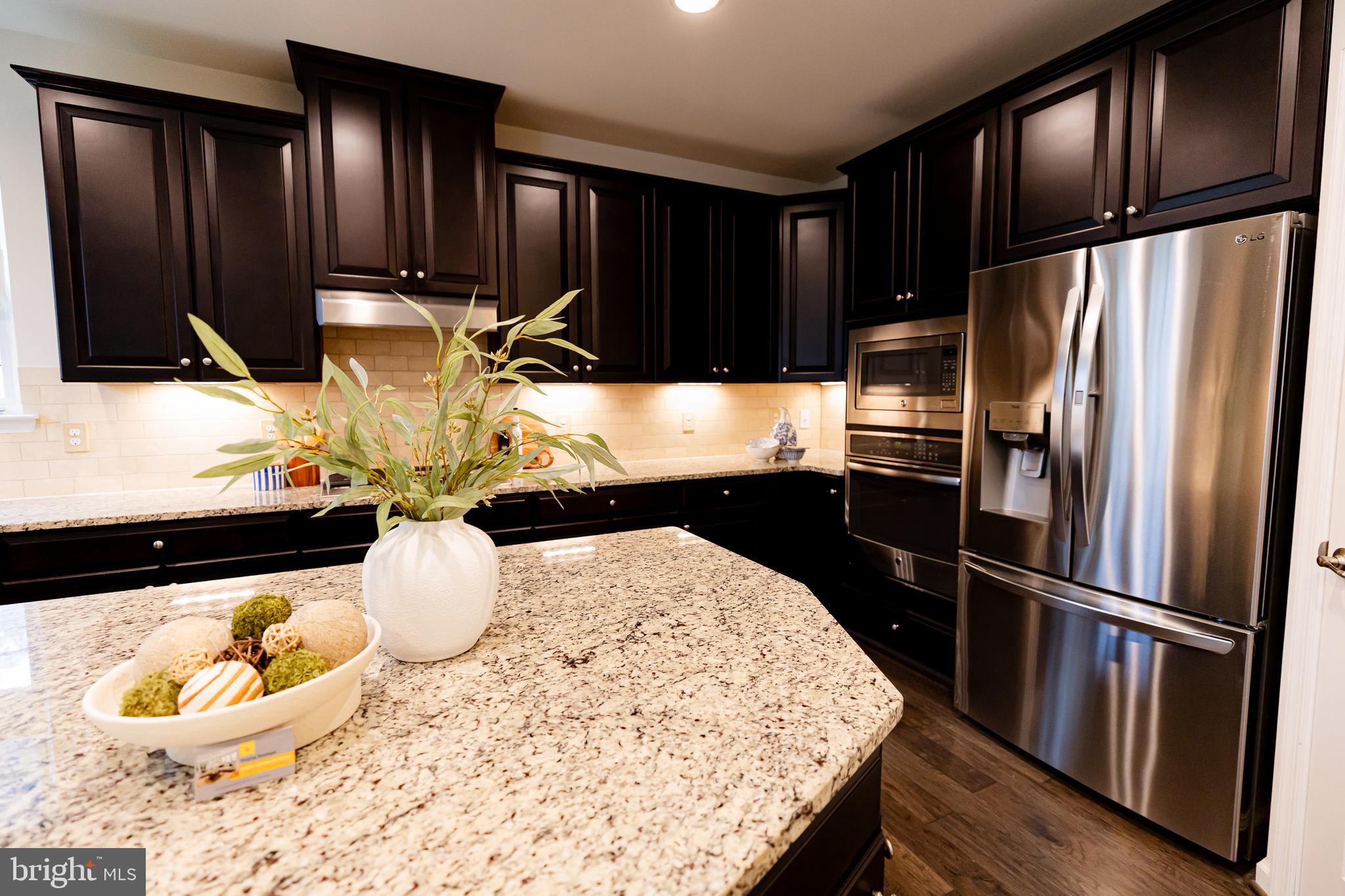 HAMPTON RESERVE - Residential