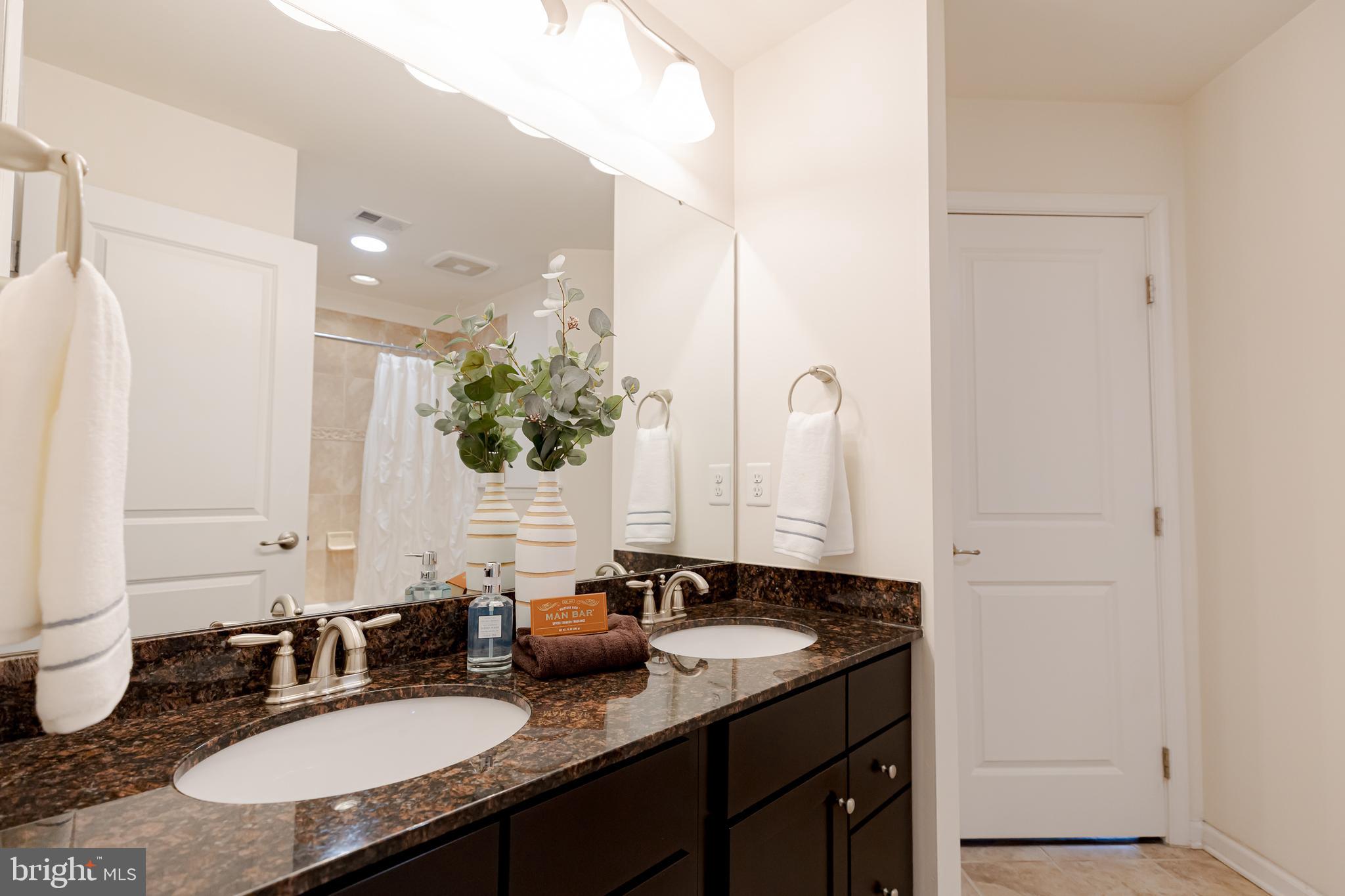 HAMPTON RESERVE - Residential