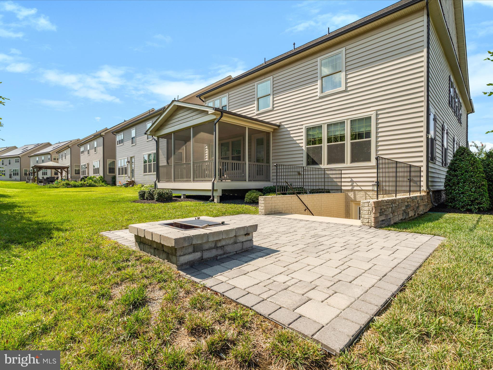 STONE BARN VILLAGE - Residential