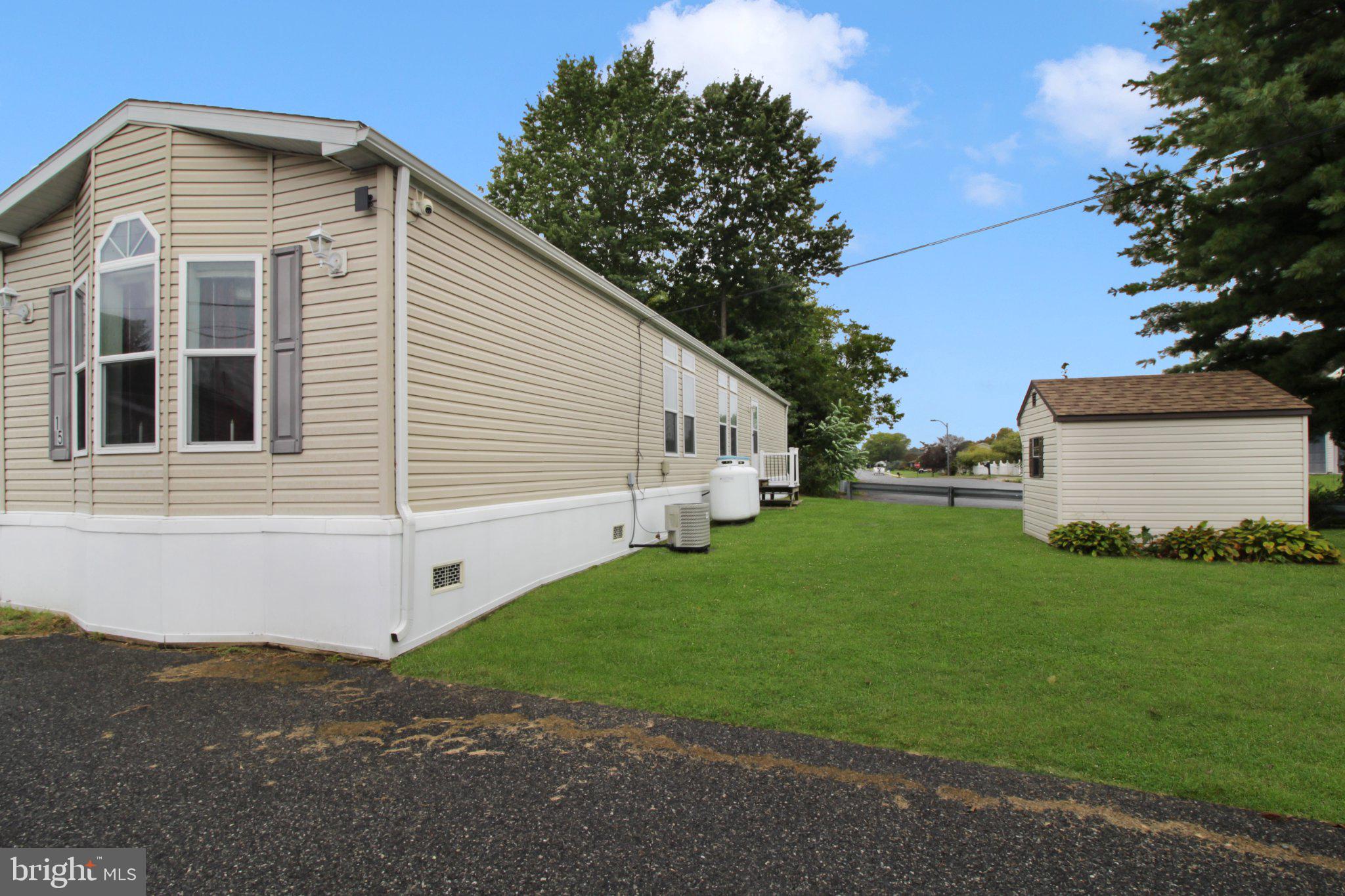15 WOODLAND LANE