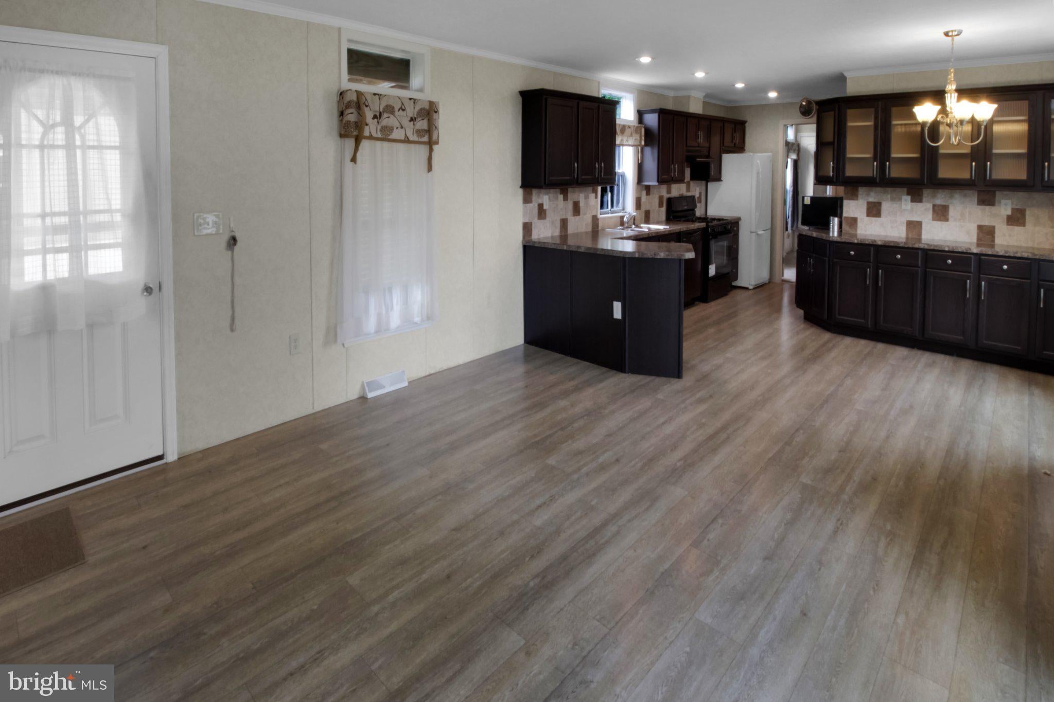 15 WOODLAND LANE