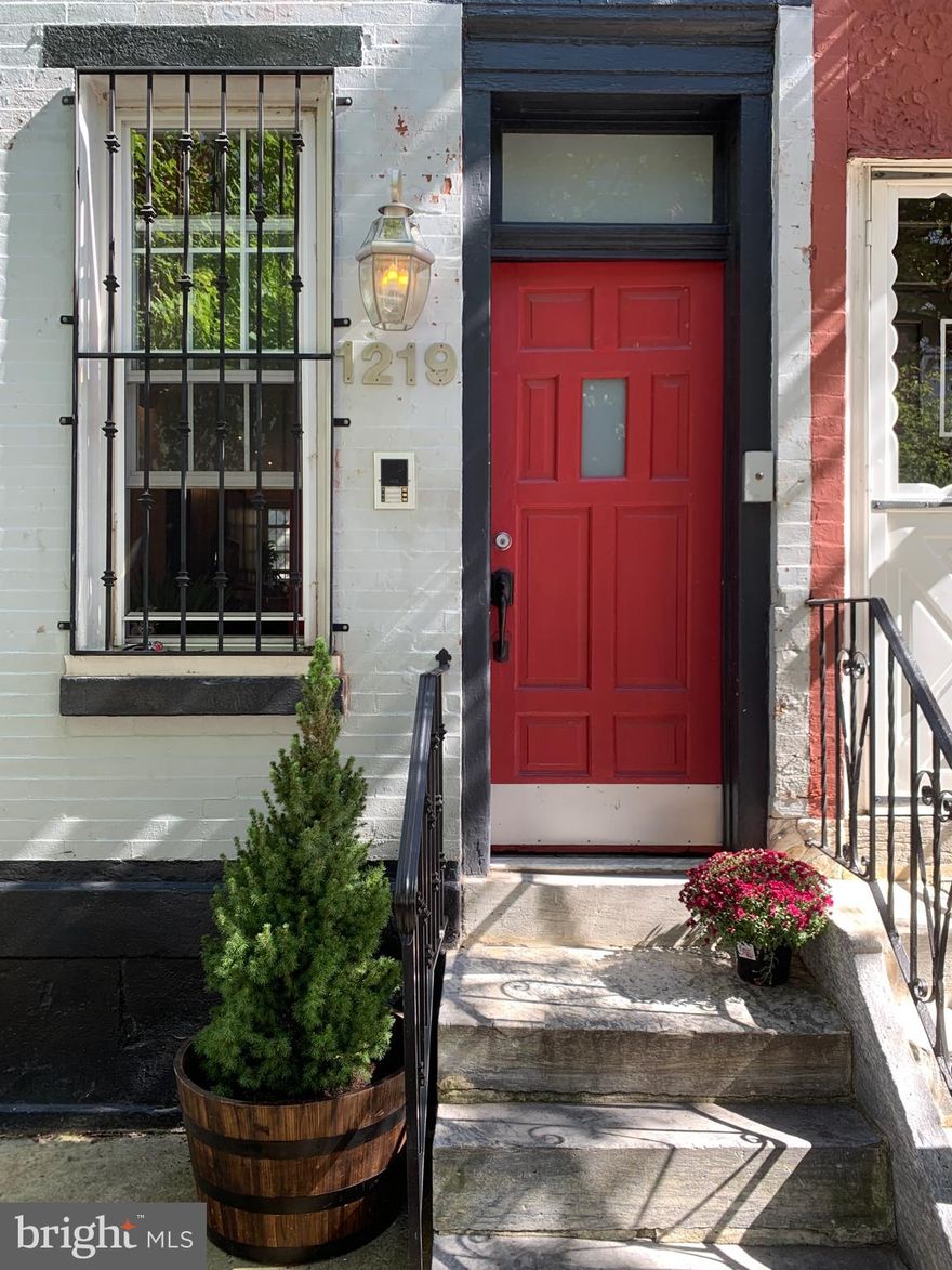 Welcome to 1219 N Randolph St #1F! Nestled on a quiet, tree-lined street, this beautiful 2 bedroom, 2 full-bath, main floor unit is just steps from Northern Liberties  and Fishtown in booming Olde Kensington. The bright living room boasts large windows and high ceilings. The spacious eat-in kitchen features slate tile, maple cabinets, granite countertops, and stainless appliances. Walk down the hallway towards your primary suite that has a walk-in closet, ensuite bathroom and French doors that open to a huge private flagstone patio with mature trees, ideal for entertaining, gardening or your morning coffee. A private gated alleyway connects to the main street. The second bedroom is perfect as an office or guest room. There's also a large, dry finished basement ideal as a secondary living room, storage, gym, or flex space, and includes a high efficiency LG washer/dryer.  Other amenities include ceiling fans, central A/C and heat and intercom system. Condo association fully paid and replaced entire roof with 25-year warranty in 2022.  

Your new home is situated just a few blocks from ReAnimator, Human Robot, Ambassador, Tufas Boulder Lounge, Mammoth Coffee, New Liberty Distillery, Cruz Playground and a short stroll to all the restaurants and bars on Frankford Ave. You’re also one block away from the #15 trolley stop on Girard, and two blocks away from the post office on 7th Street. This amazing unit is perfect for first-time home buyers who are looking to live in a thriving community in the city! Schedule your showing today!

*Photos are virtually staged*