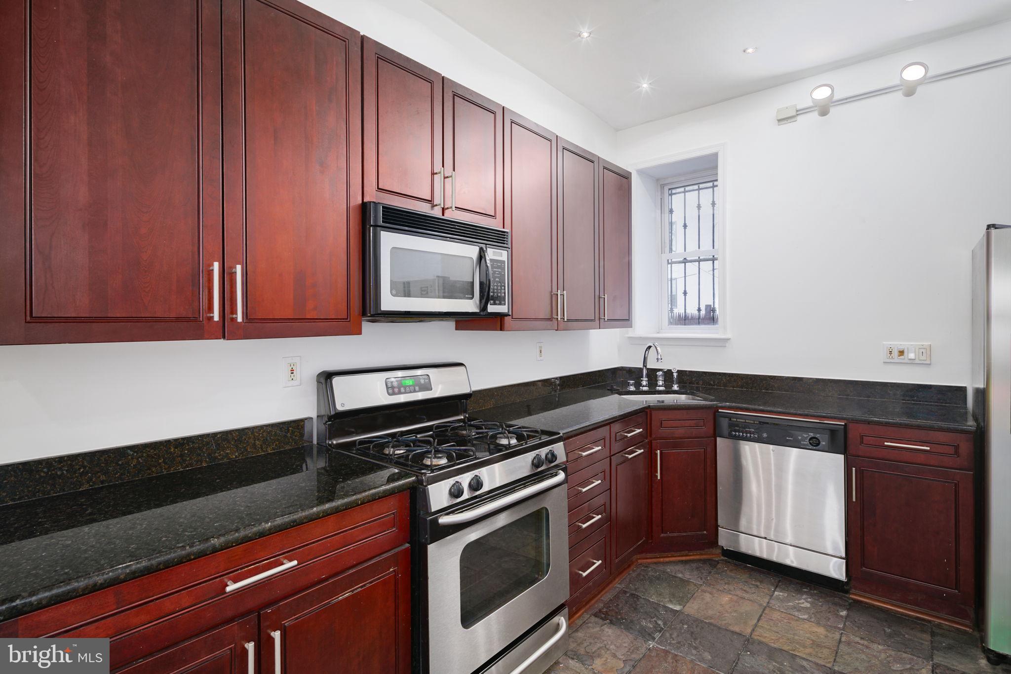 OLDE KENSINGTON - Residential