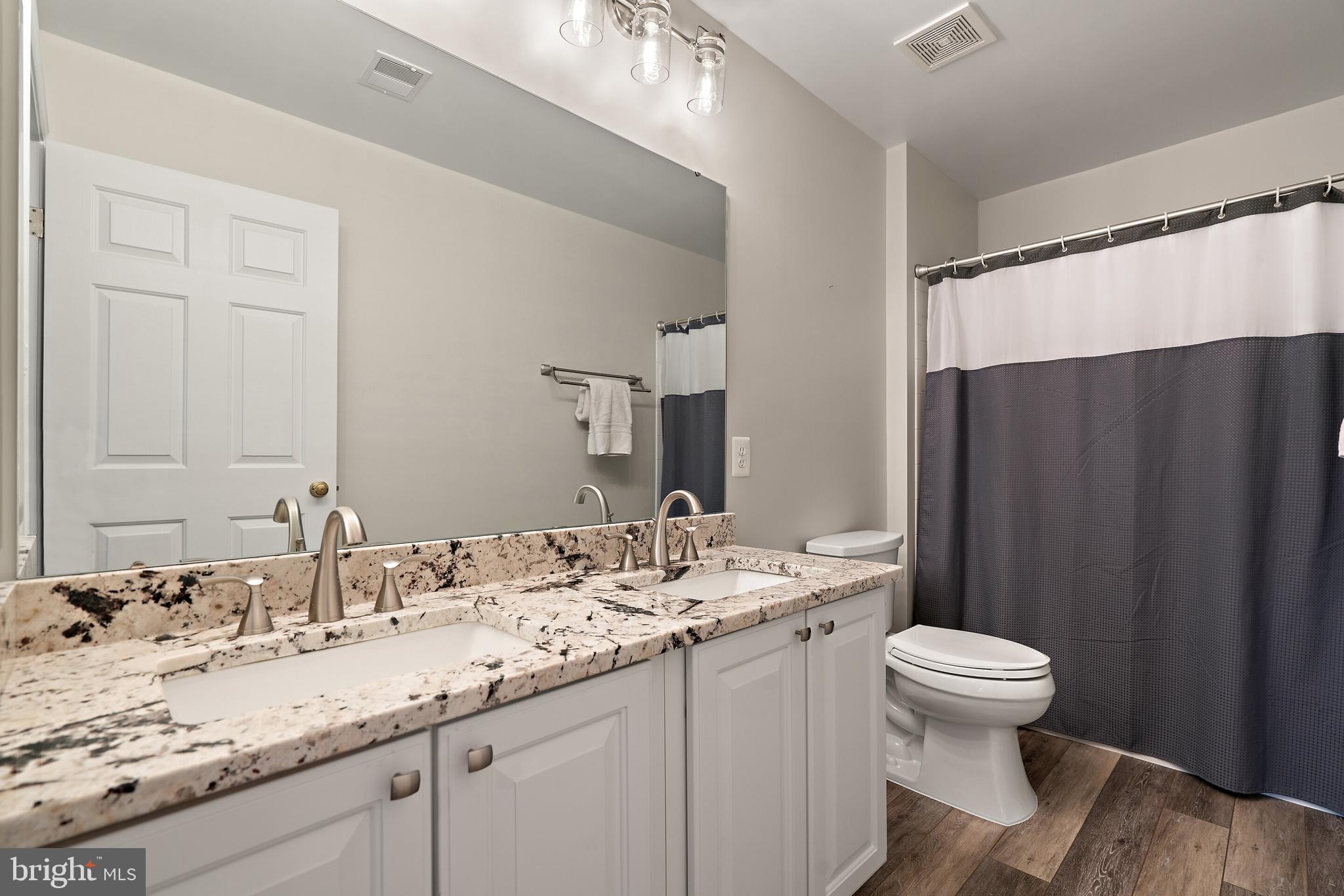 OAK VALLEY - Residential