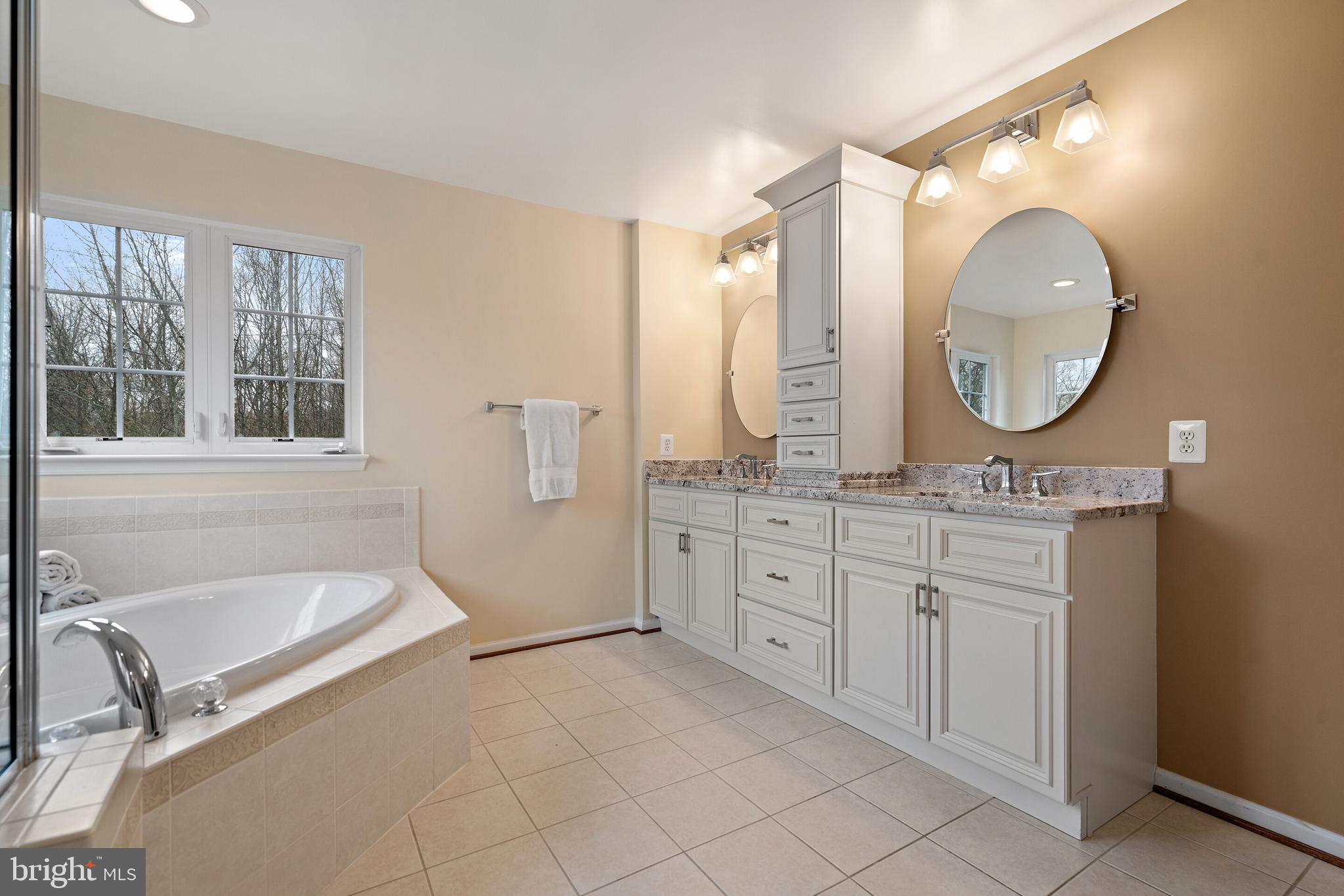 OAK VALLEY - Residential