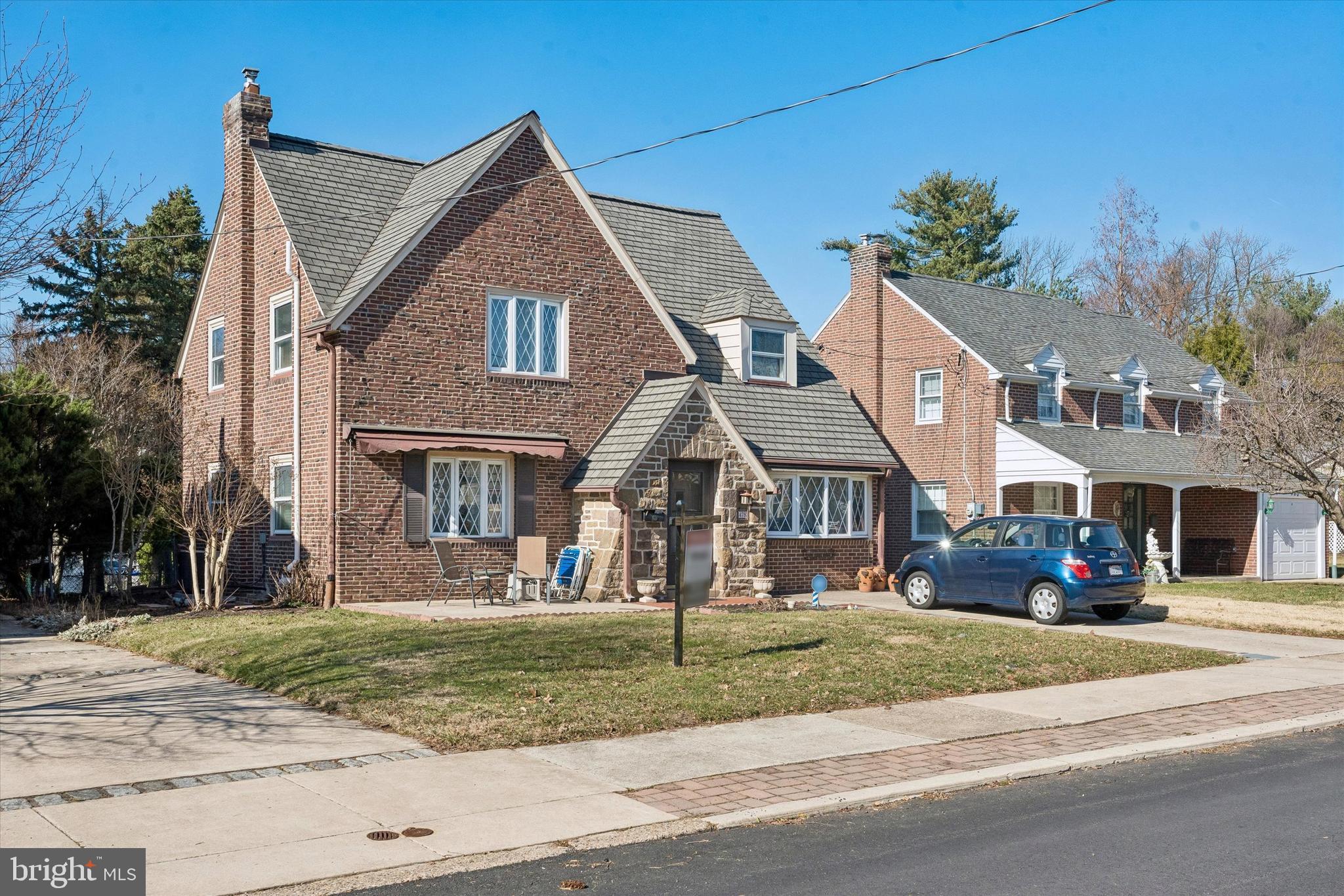 ROXBOROUGH - Residential