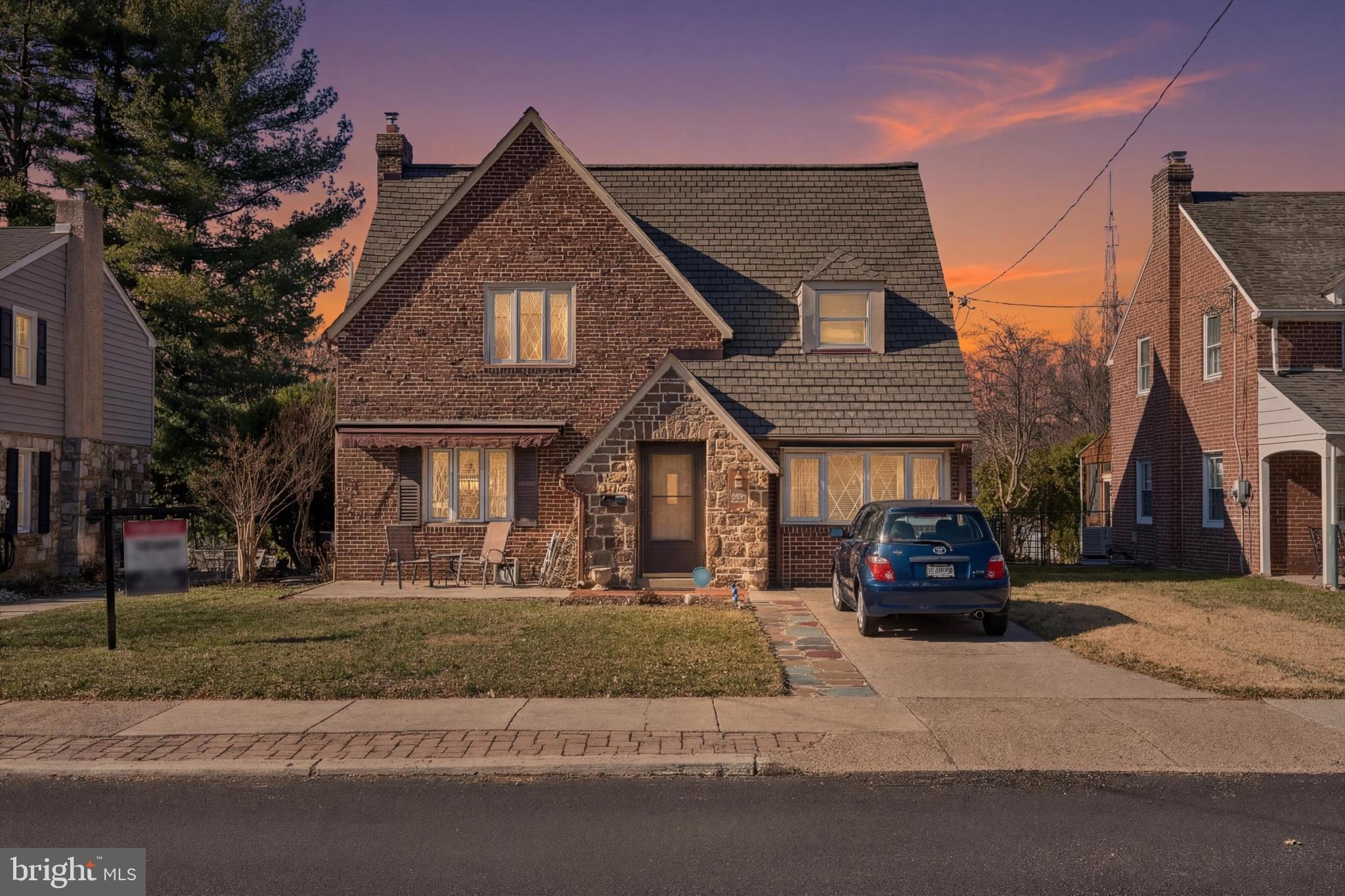 ROXBOROUGH - Residential