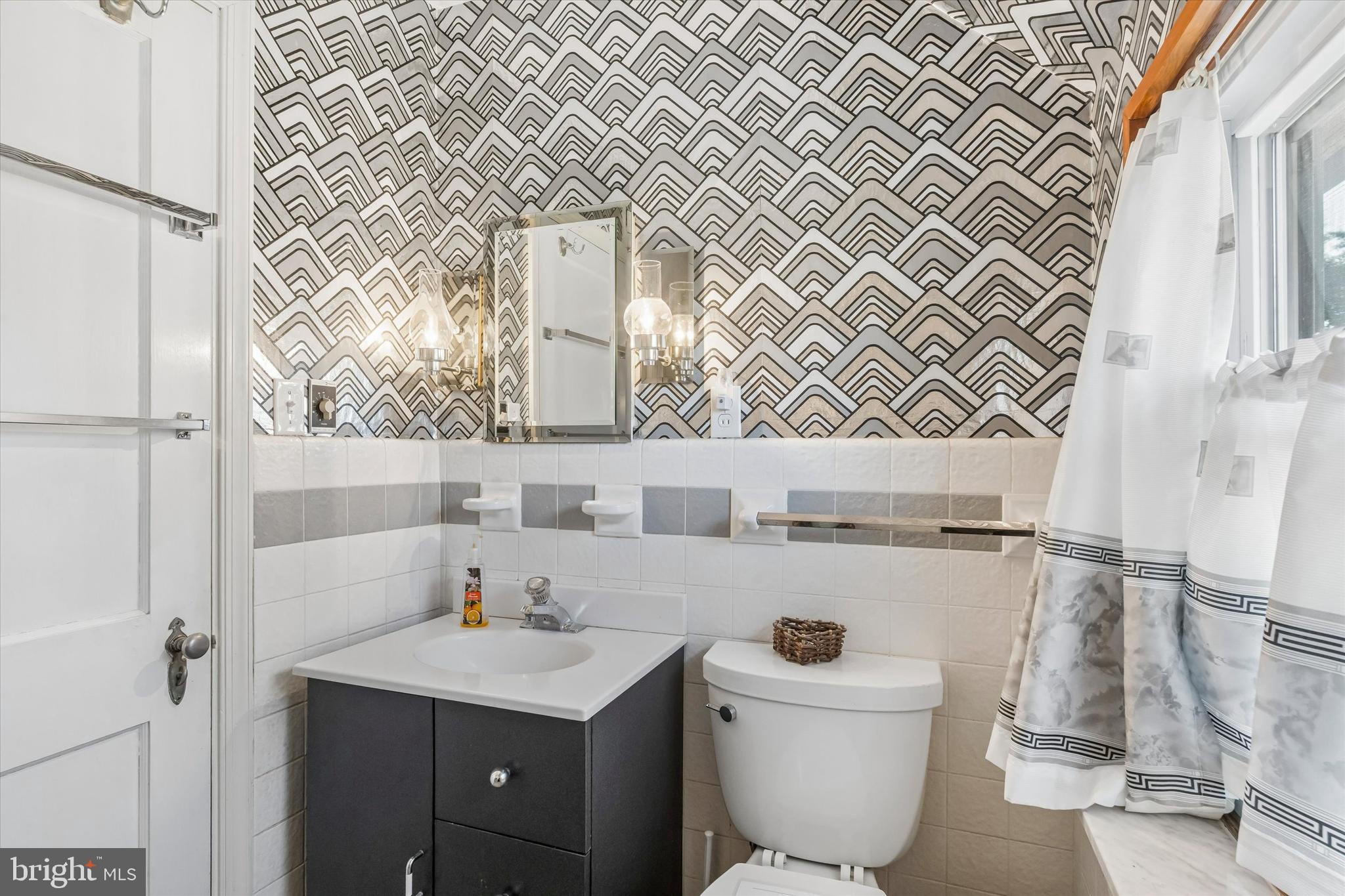 ROXBOROUGH - Residential