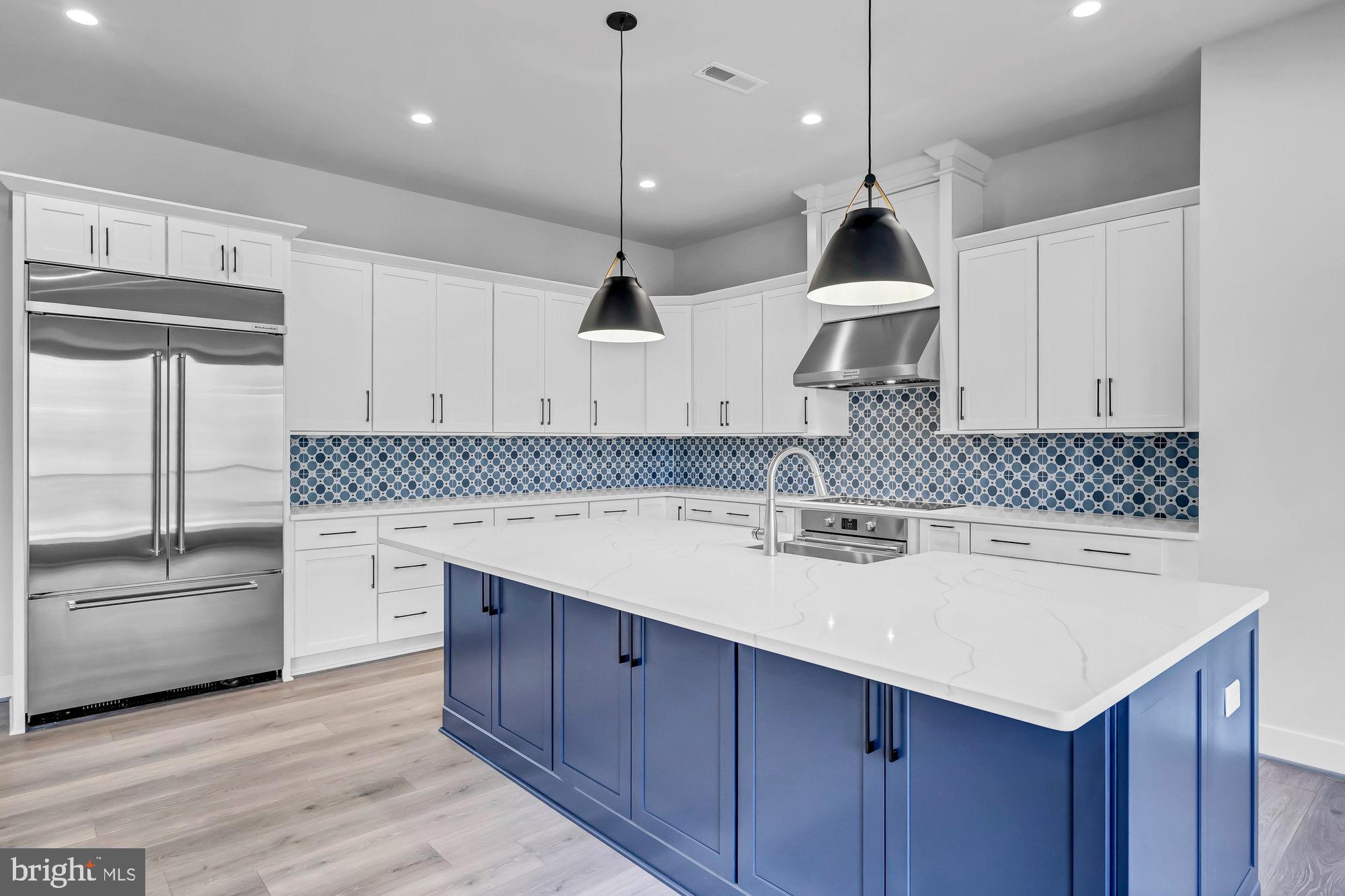 CINNAMON CREEK - Residential