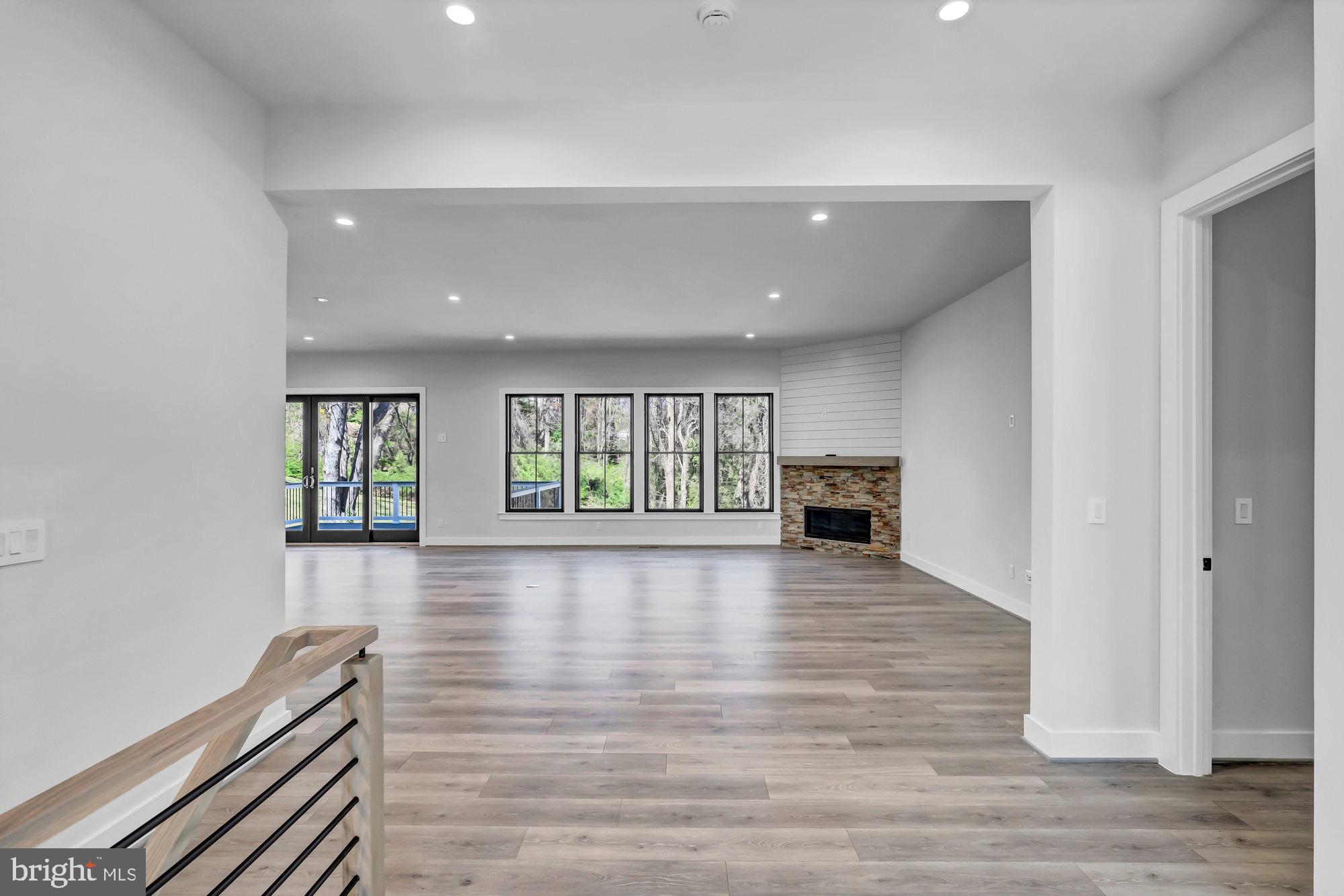 CINNAMON CREEK - Residential