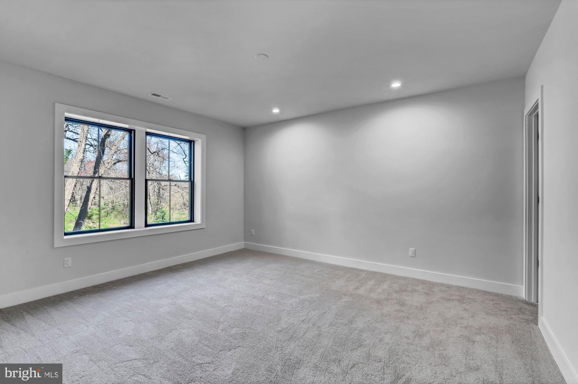 CINNAMON CREEK - Residential