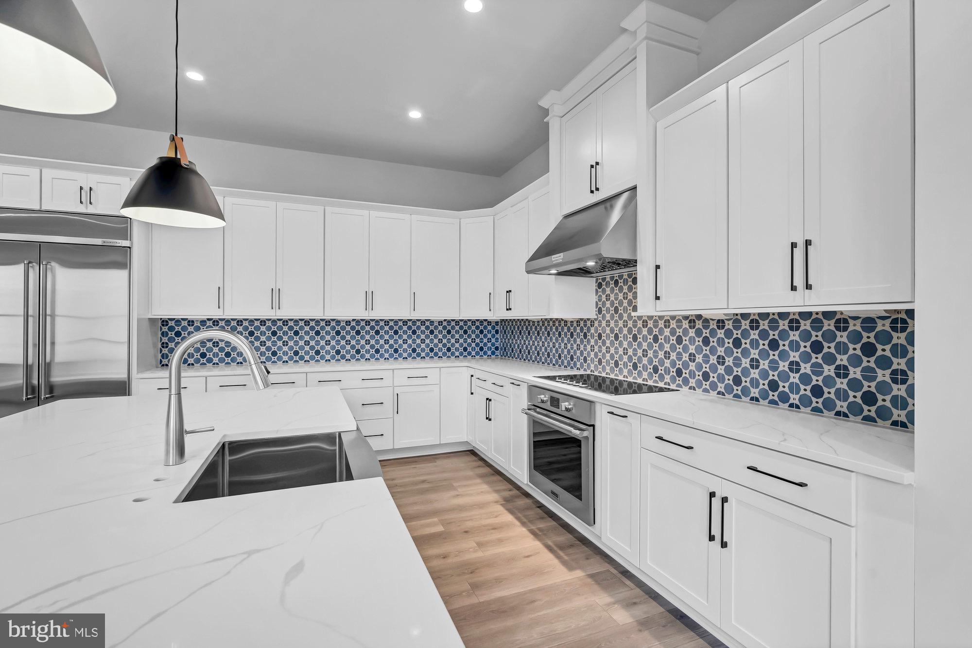 CINNAMON CREEK - Residential