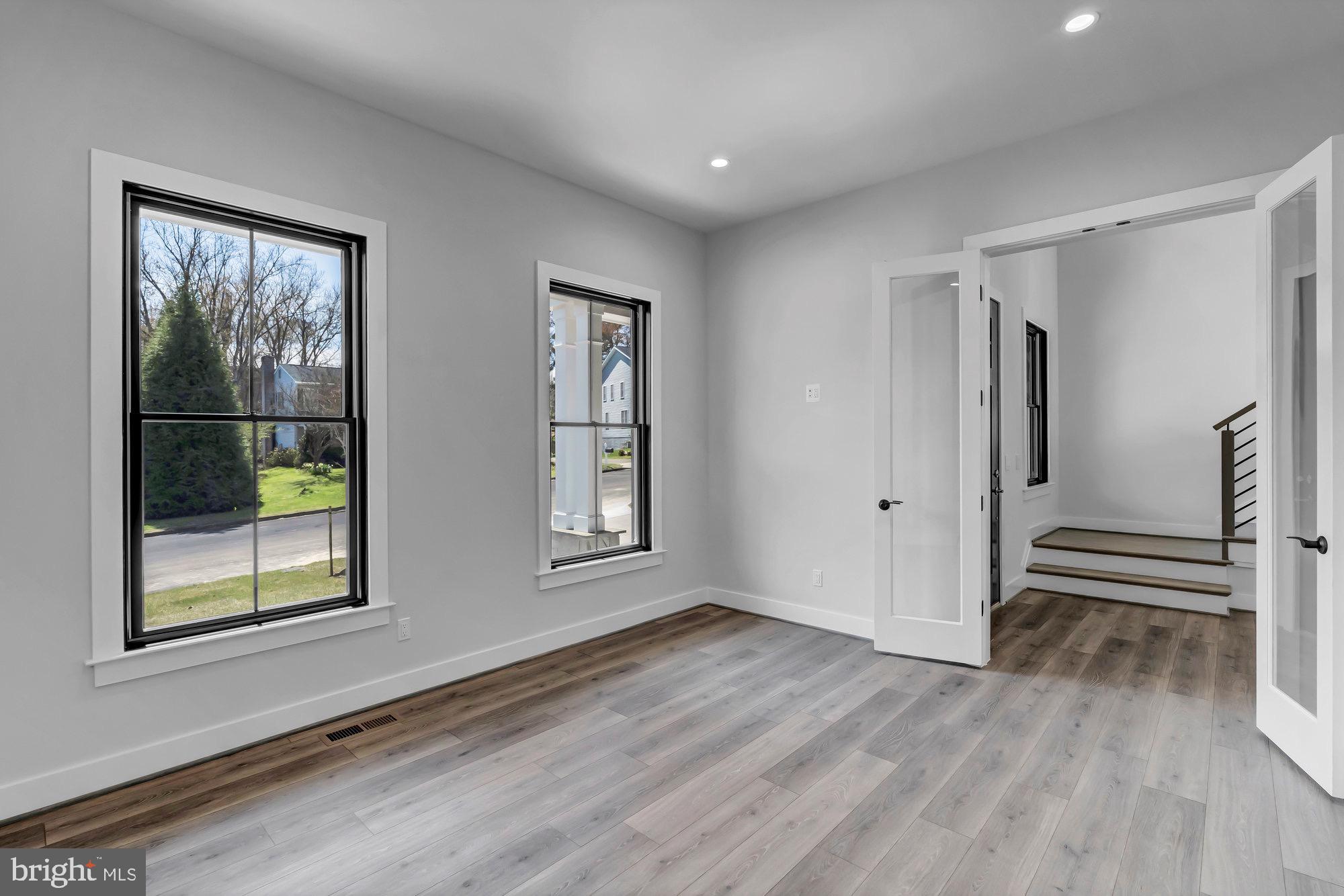 CINNAMON CREEK - Residential