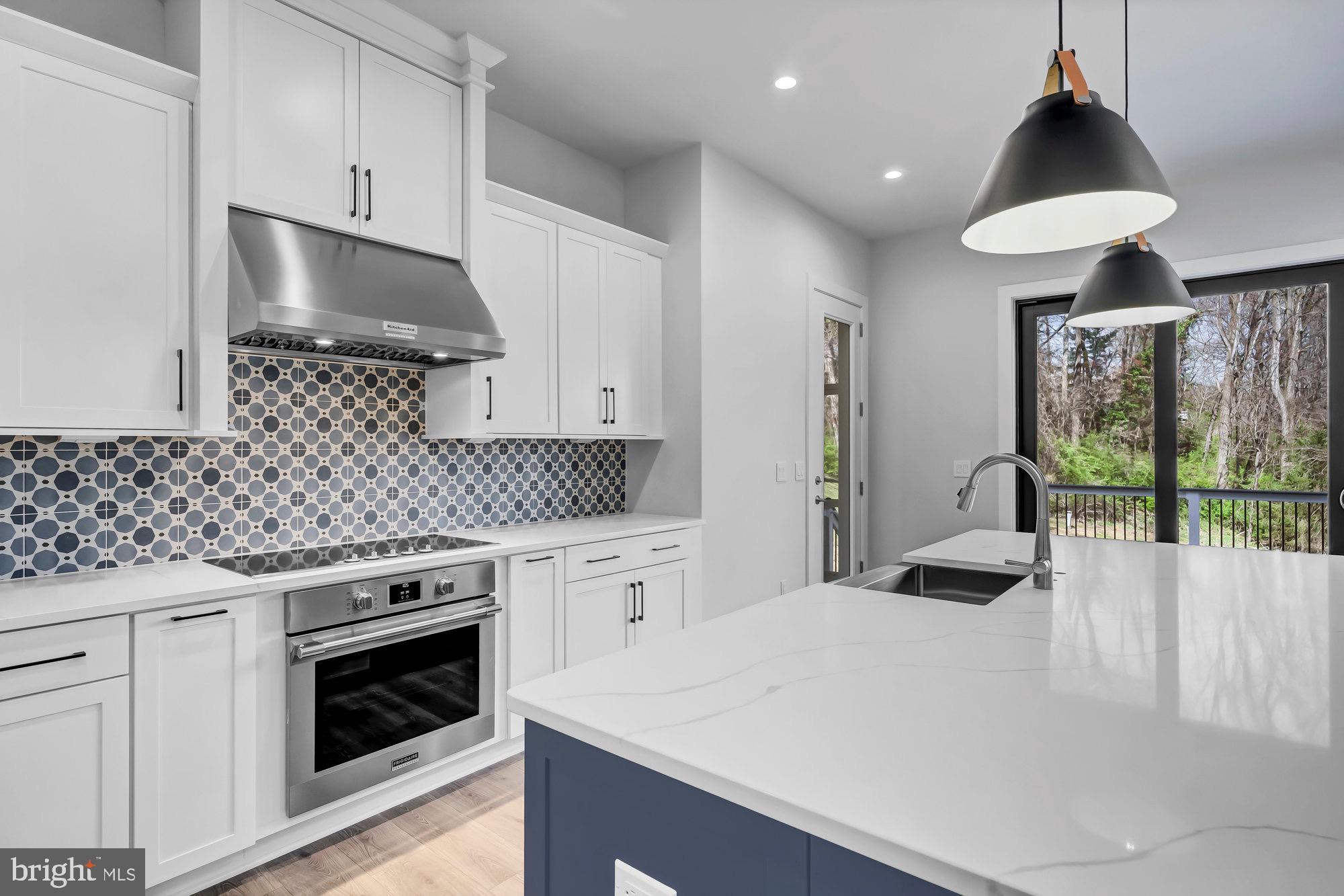 CINNAMON CREEK - Residential