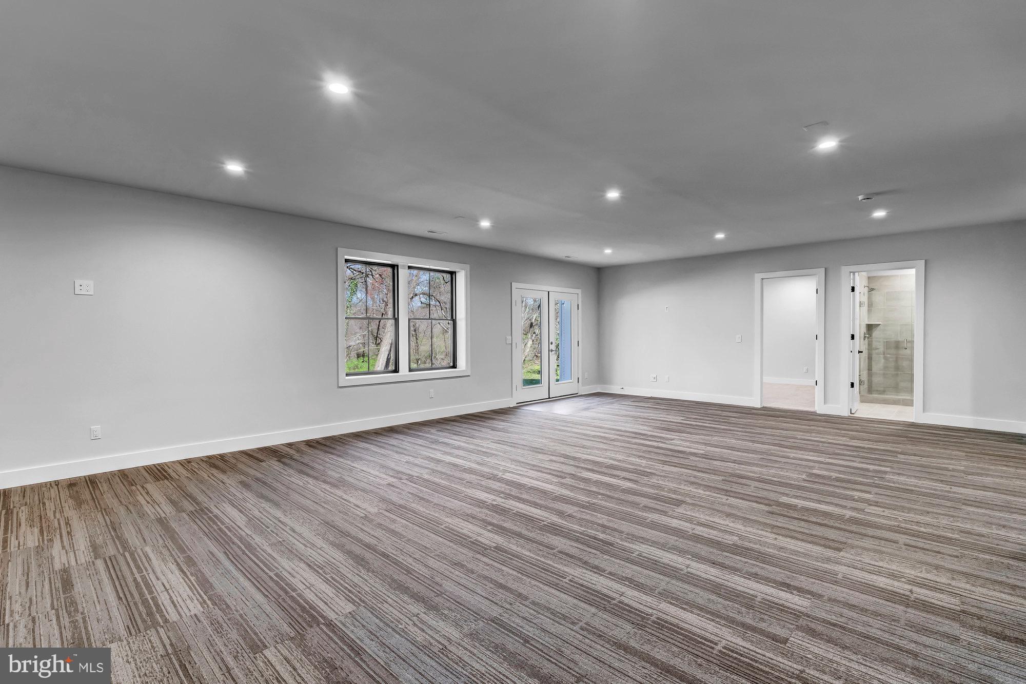 CINNAMON CREEK - Residential